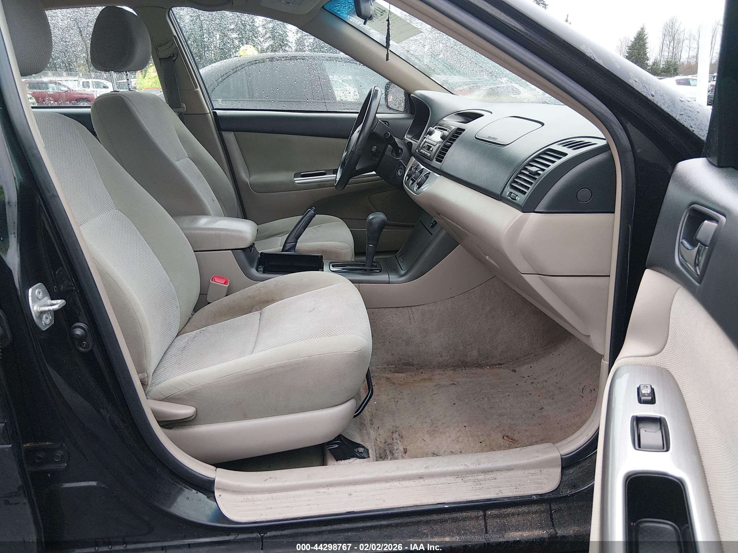 TOYOTA CAMRY image 5