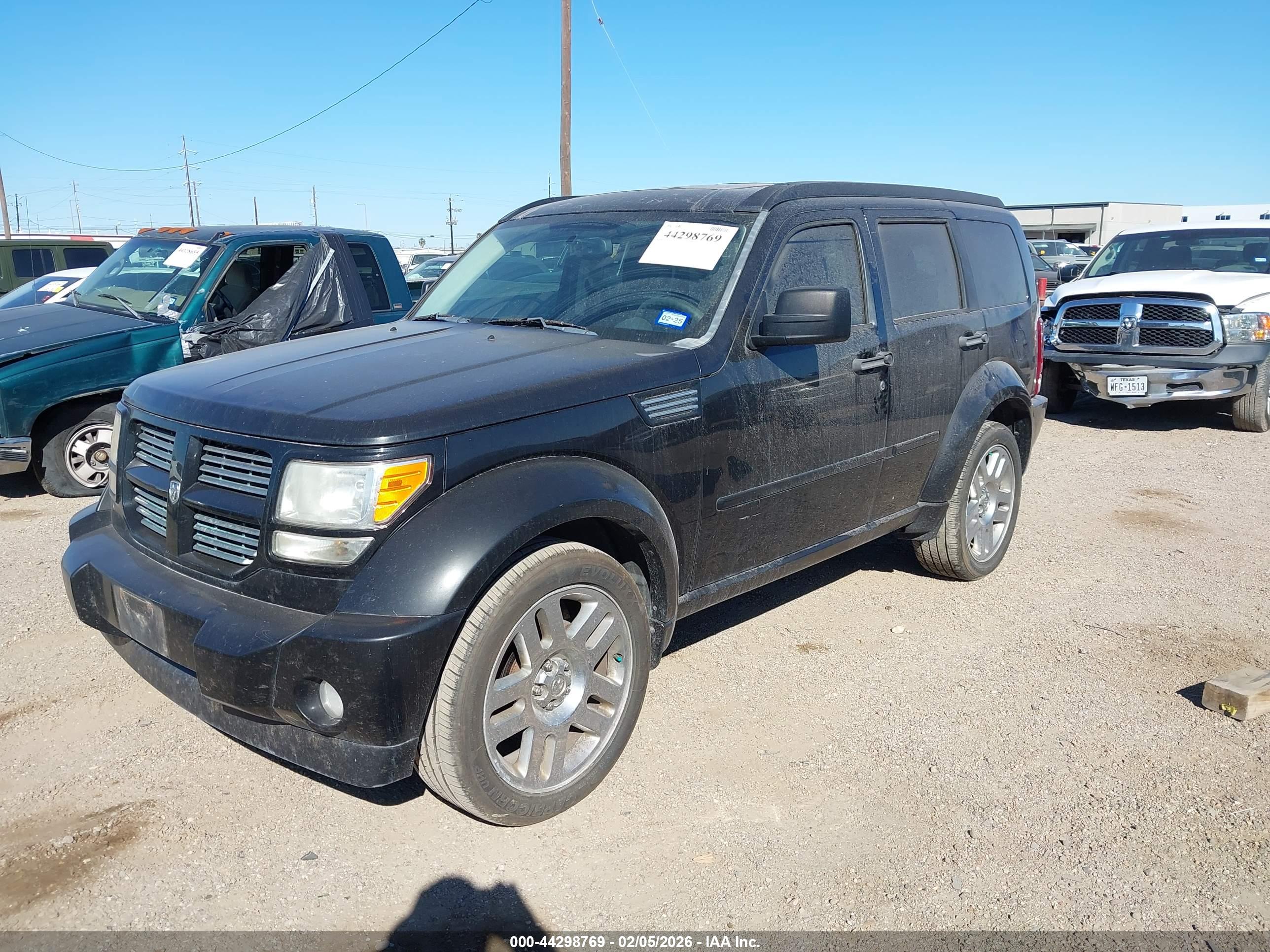 DODGE NITRO image 2