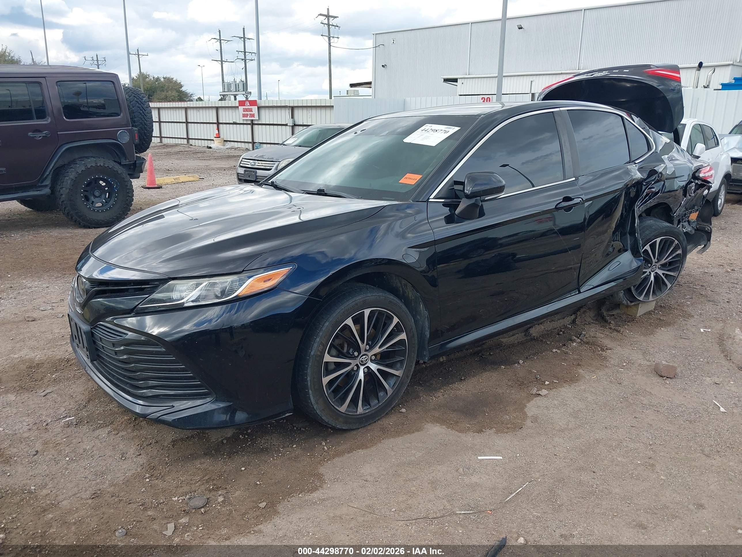 TOYOTA CAMRY image 2