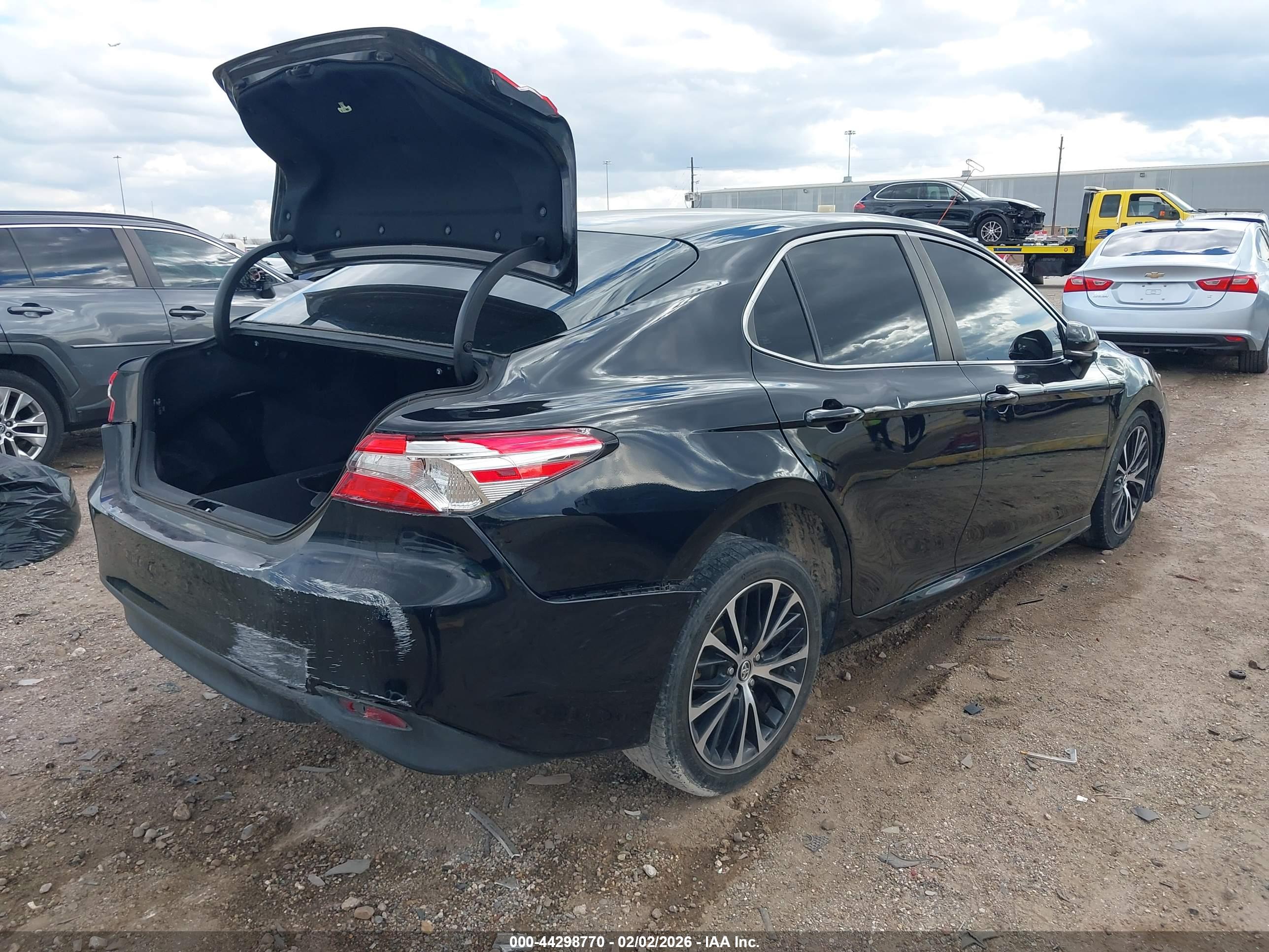 TOYOTA CAMRY image 4