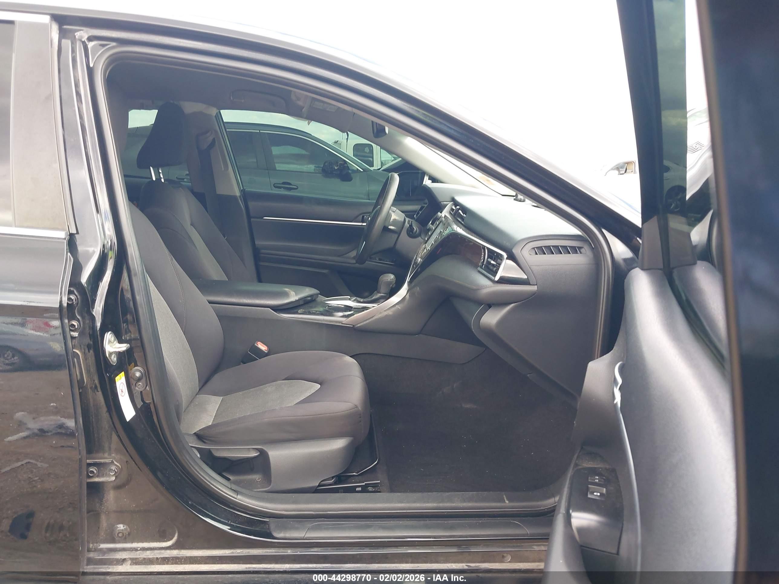 TOYOTA CAMRY image 5