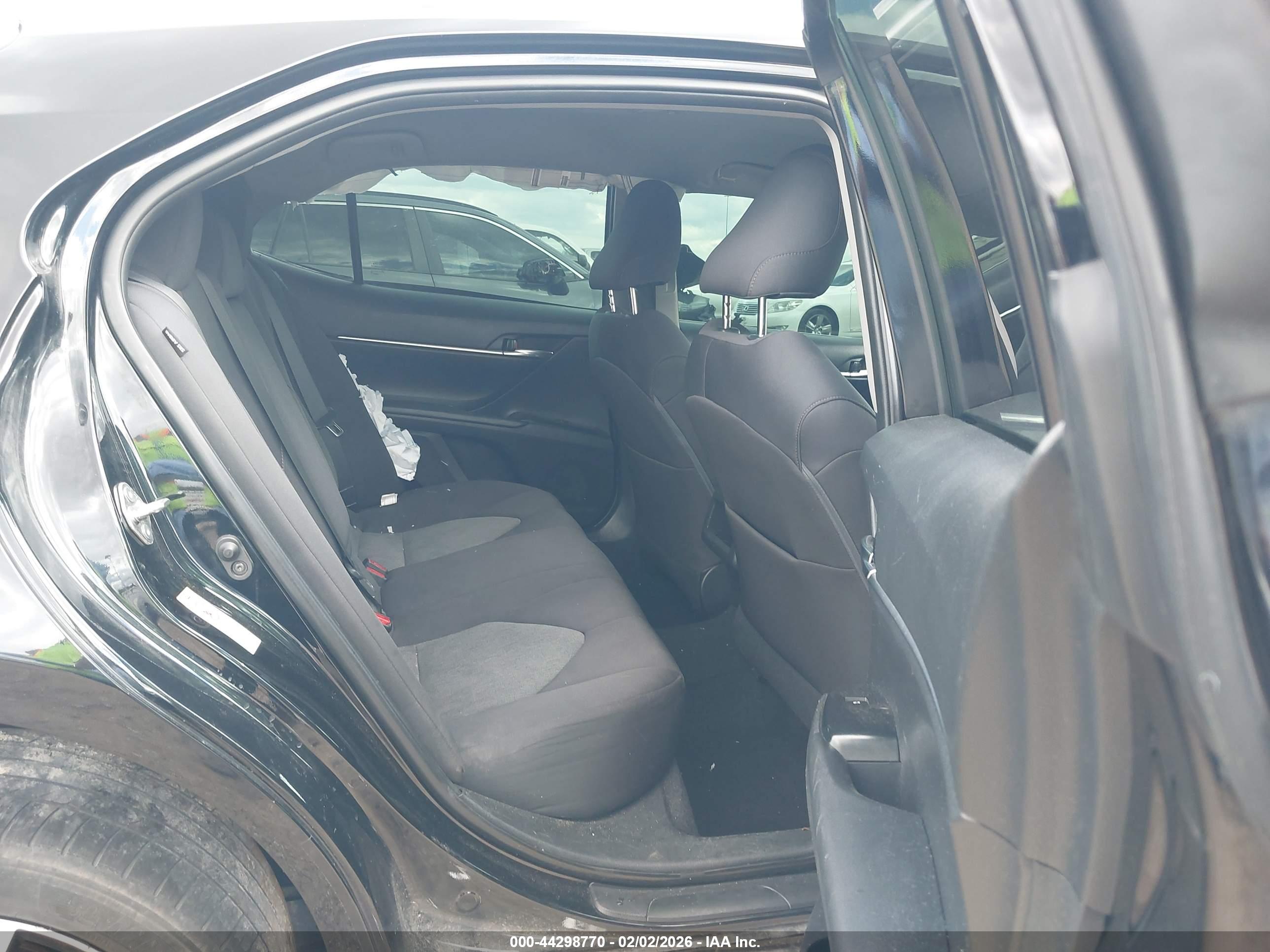 TOYOTA CAMRY image 8