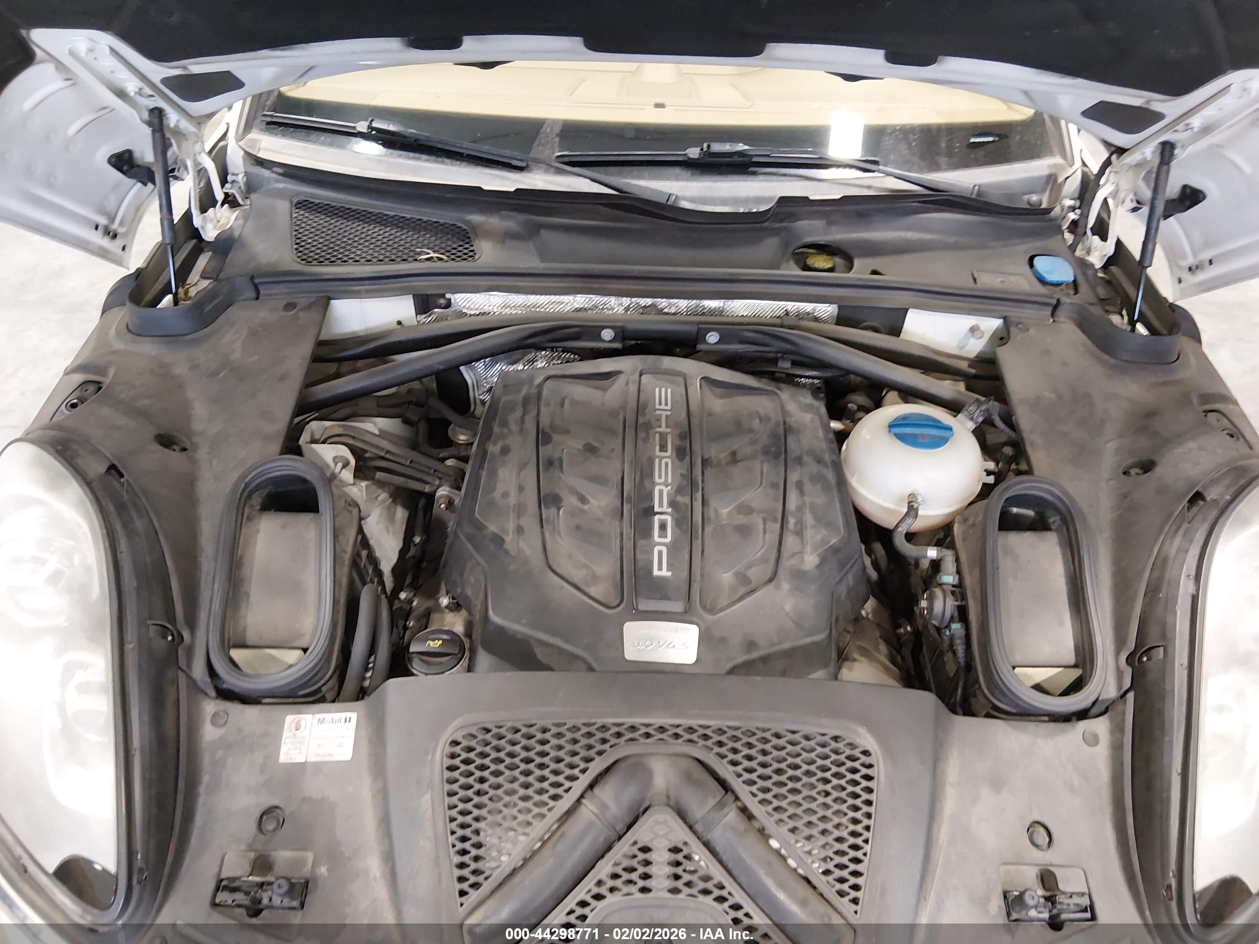 PORSCHE MACAN image 10