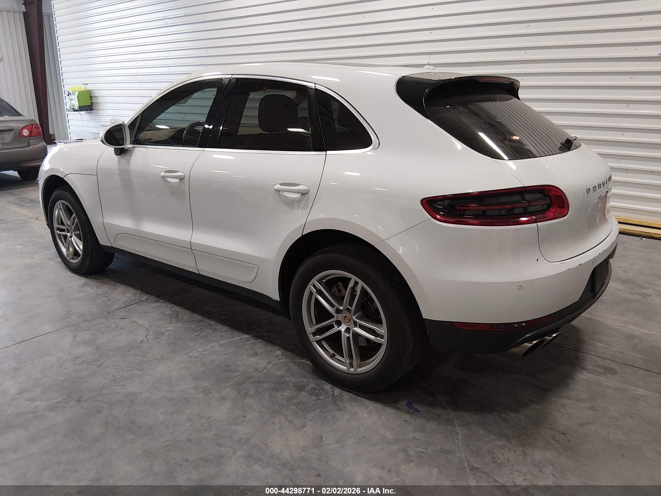 PORSCHE MACAN image 3