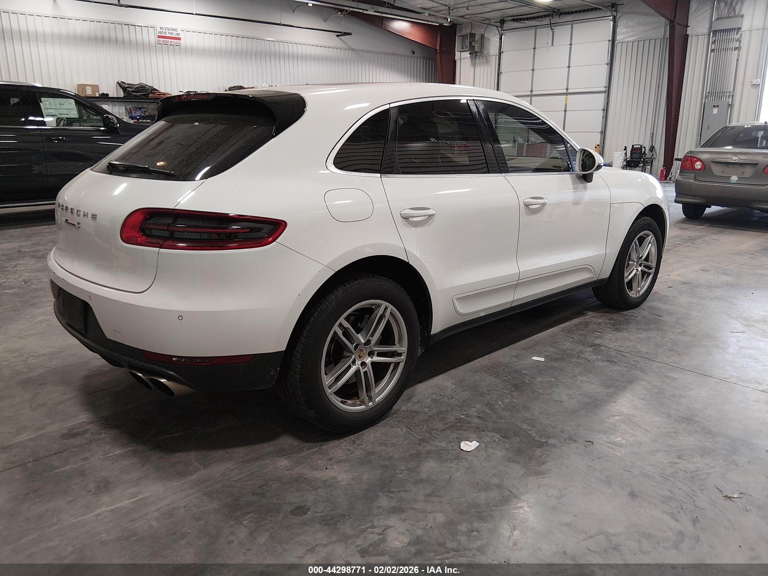 PORSCHE MACAN image 4