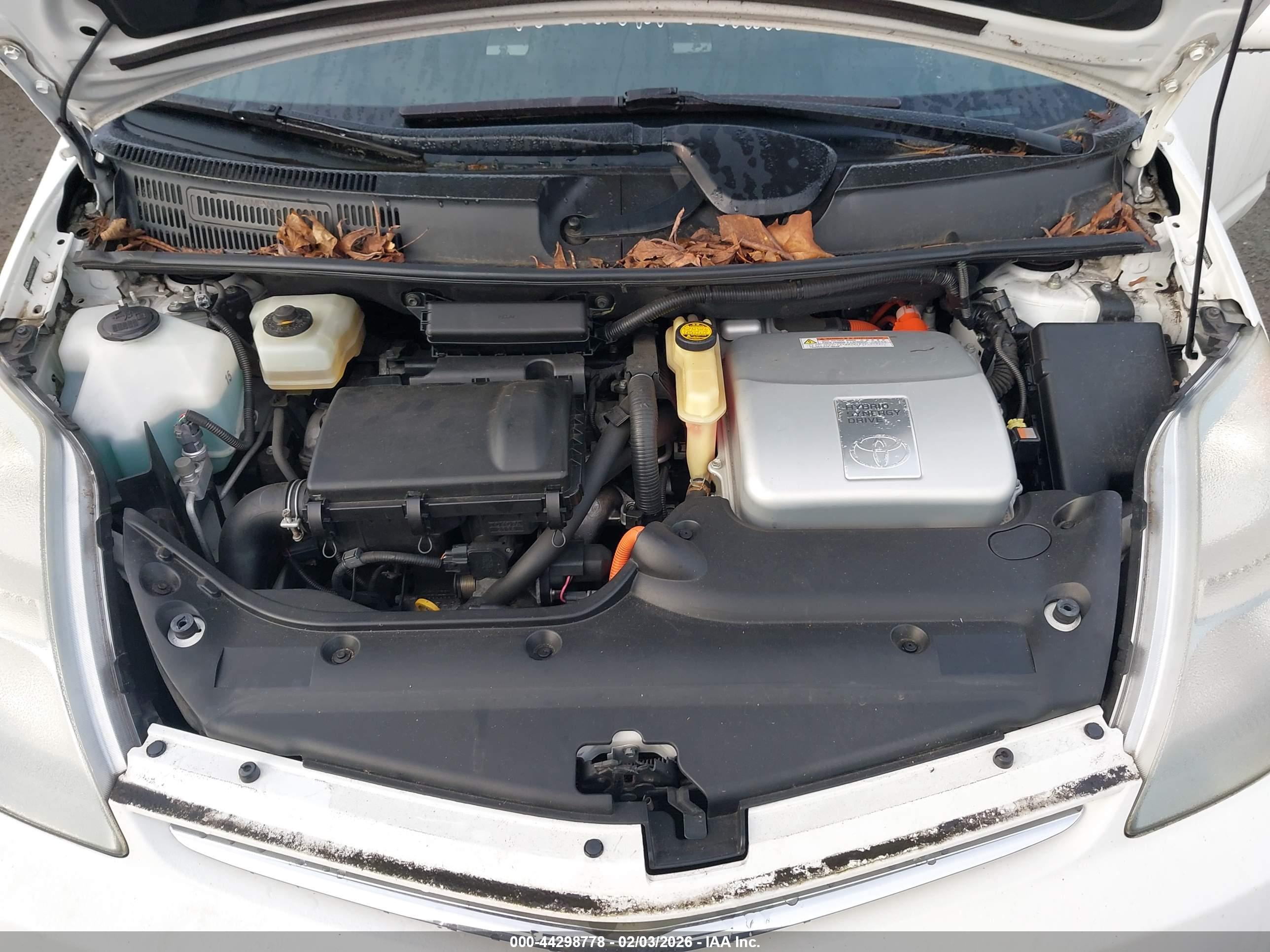 TOYOTA PRIUS image 10