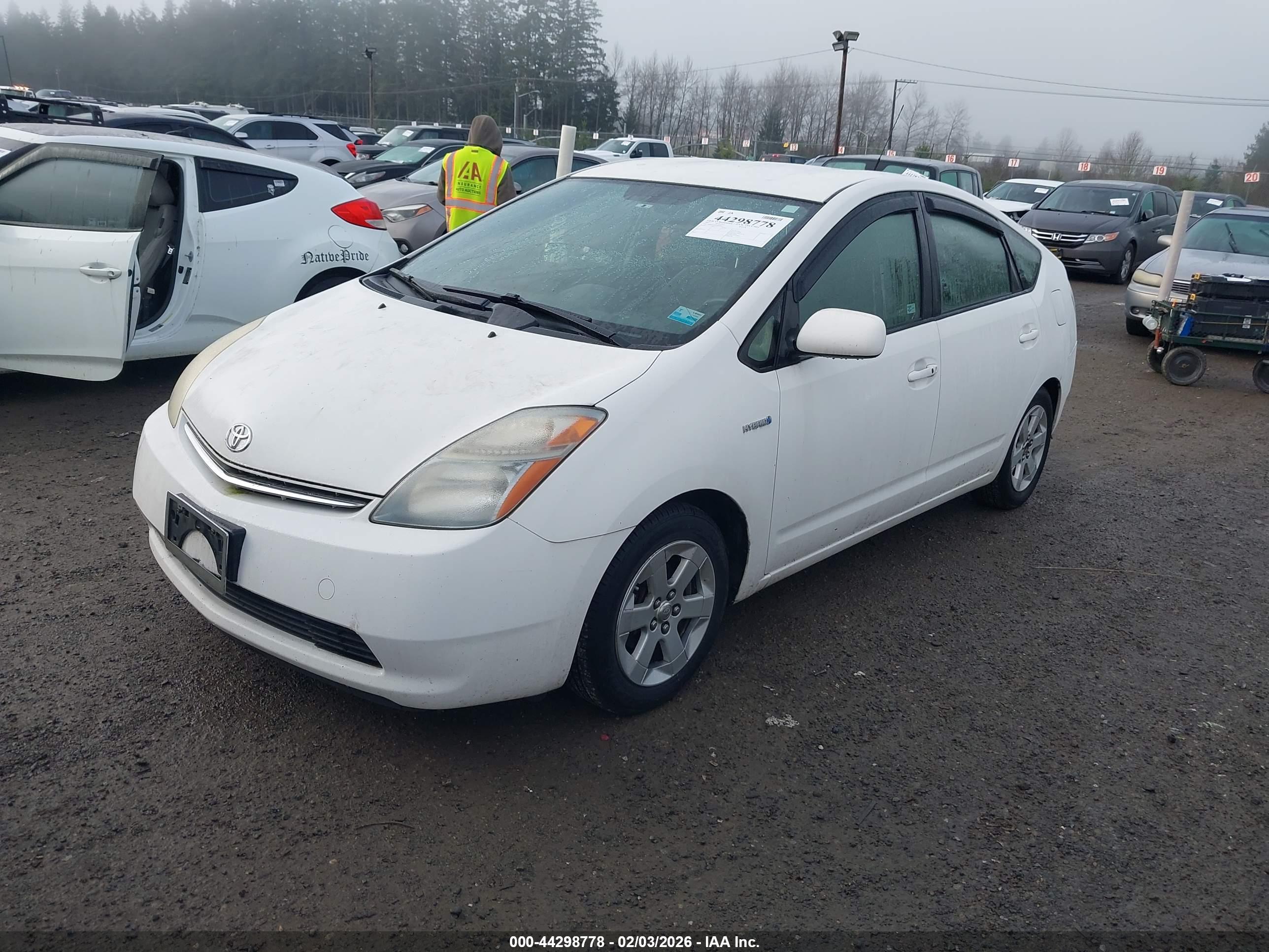 TOYOTA PRIUS image 2