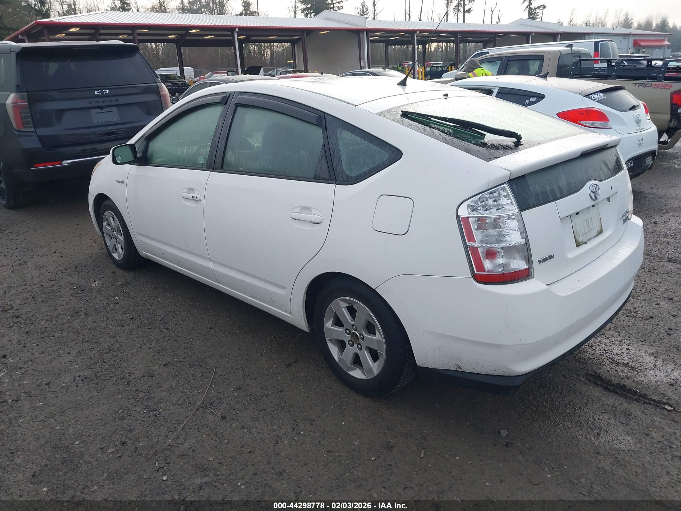 TOYOTA PRIUS image 3