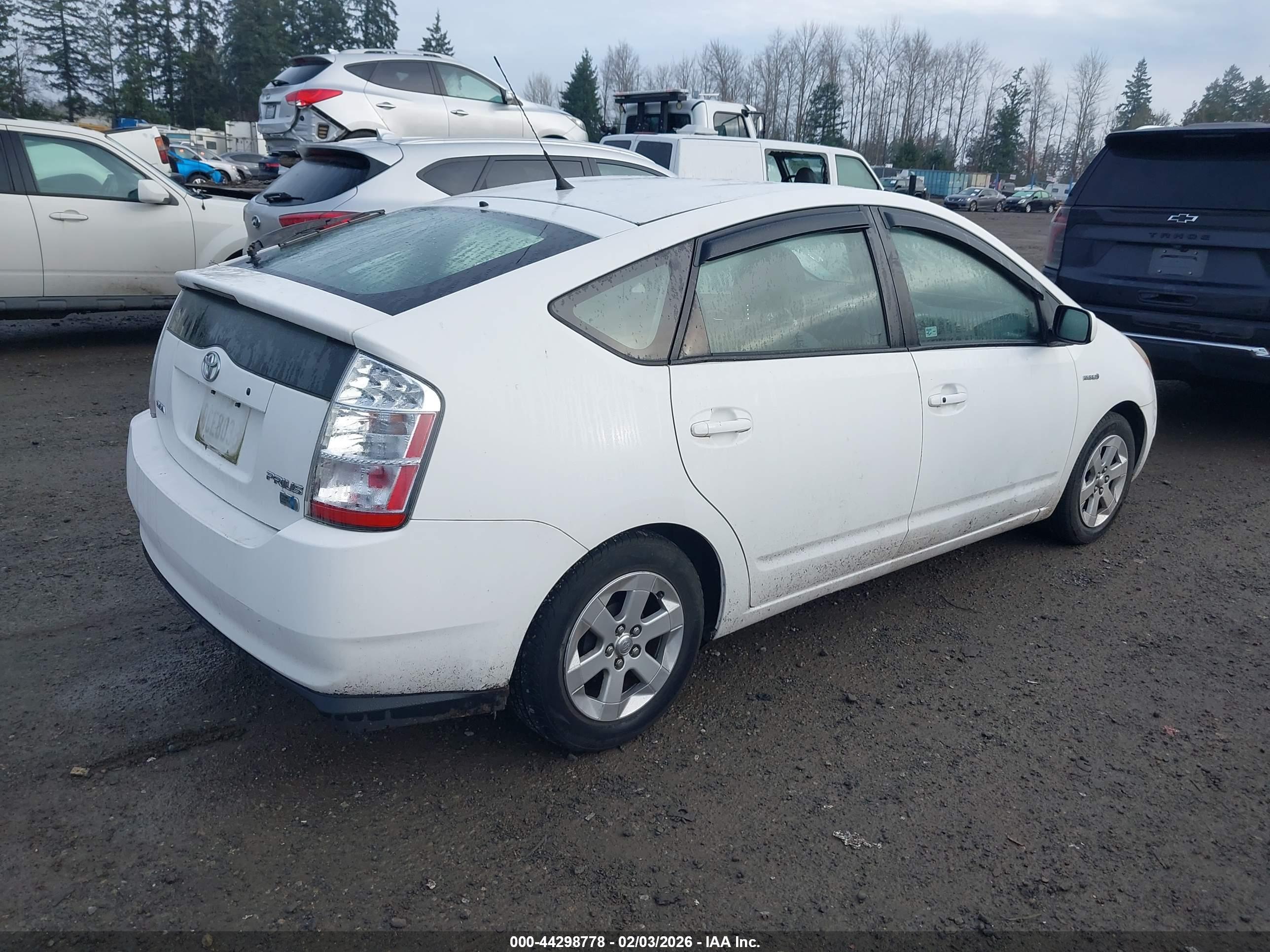 TOYOTA PRIUS image 4
