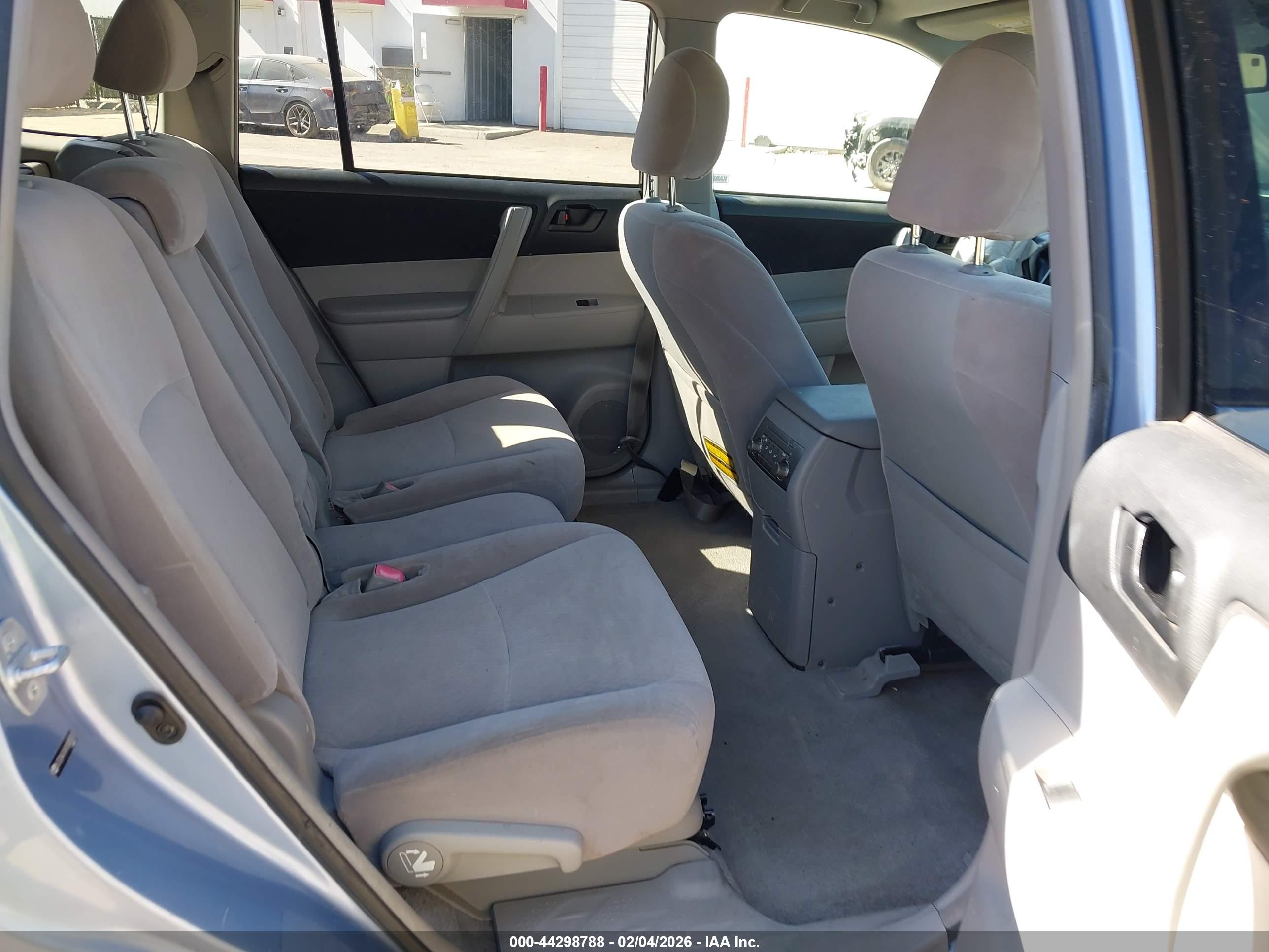 TOYOTA HIGHLANDER image 8