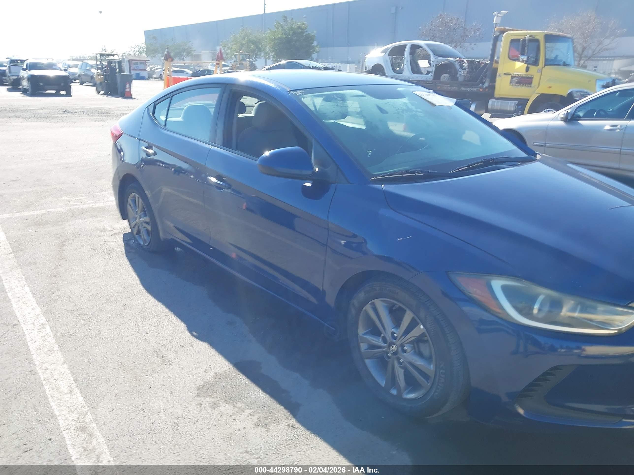 HYUNDAI ELANTRA image 6