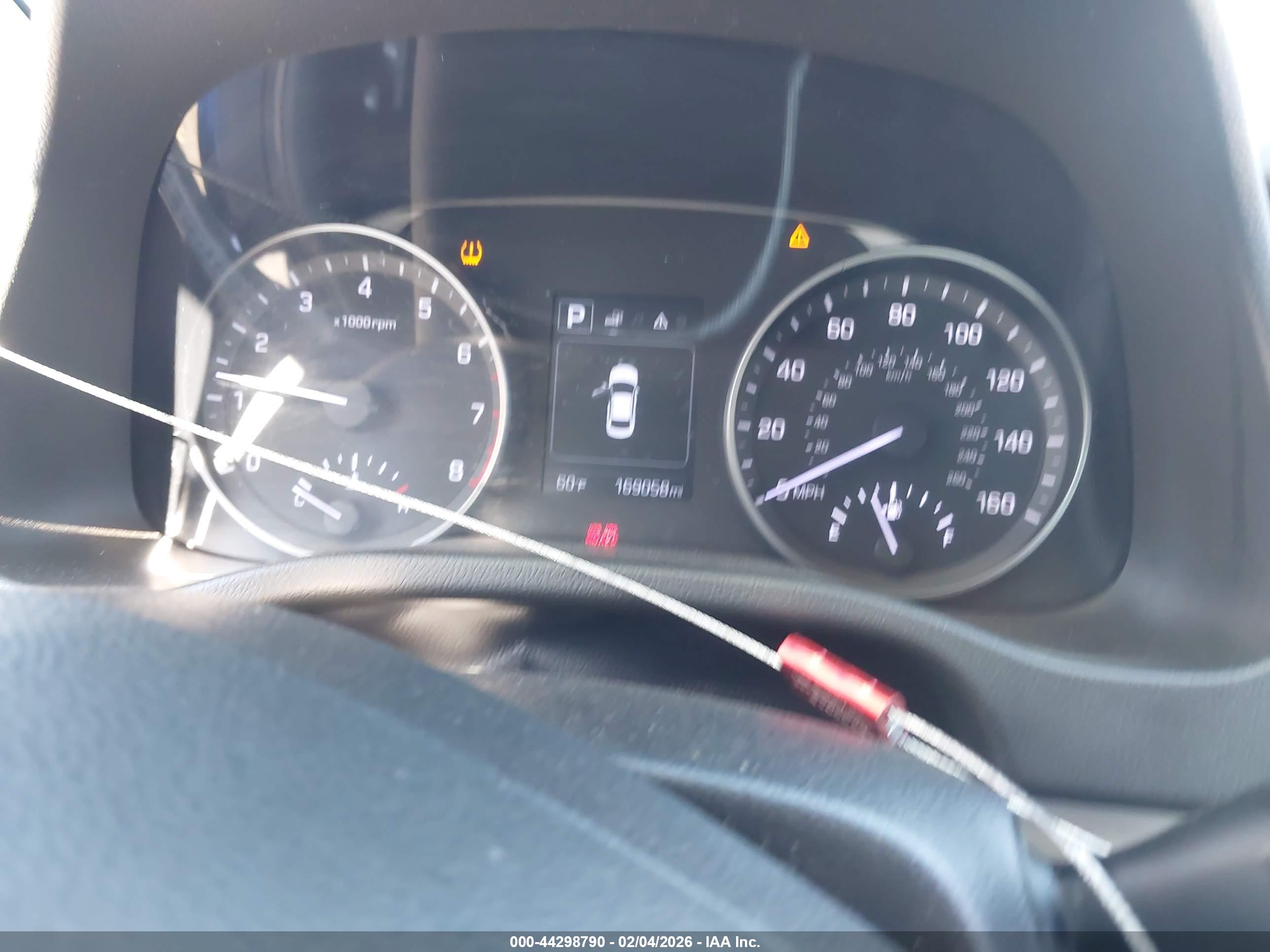 HYUNDAI ELANTRA image 7