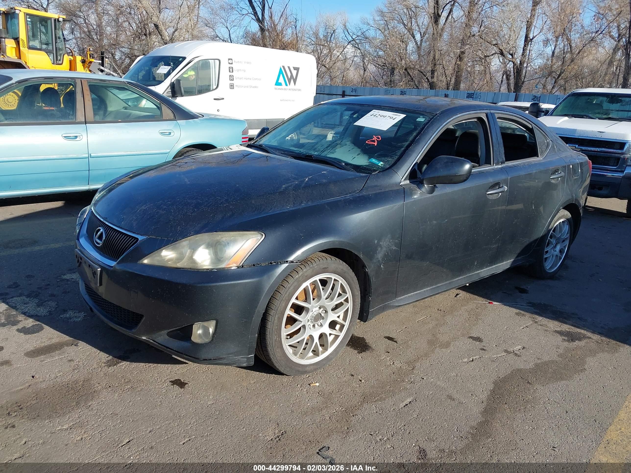 LEXUS IS image 2