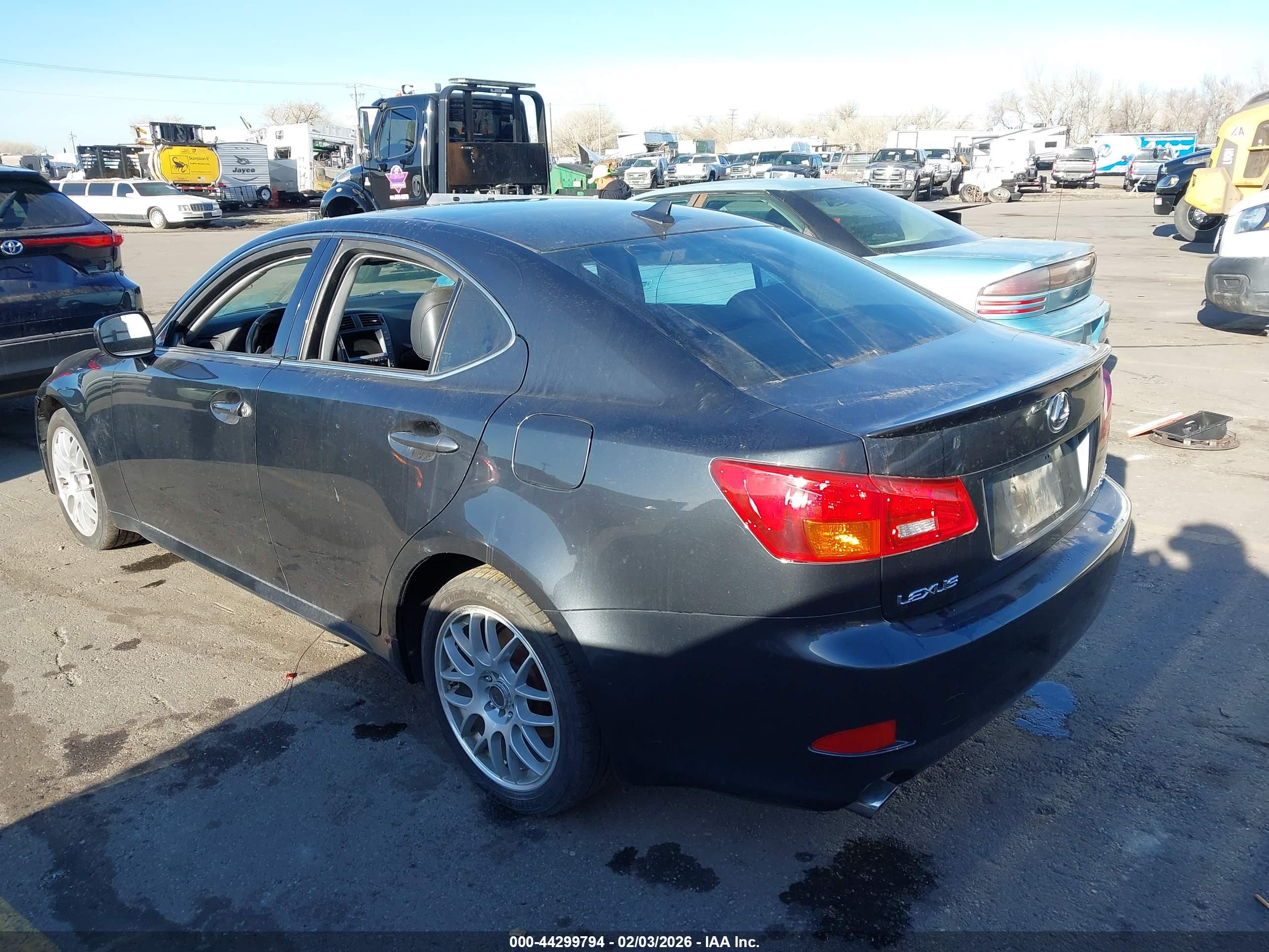 LEXUS IS image 3