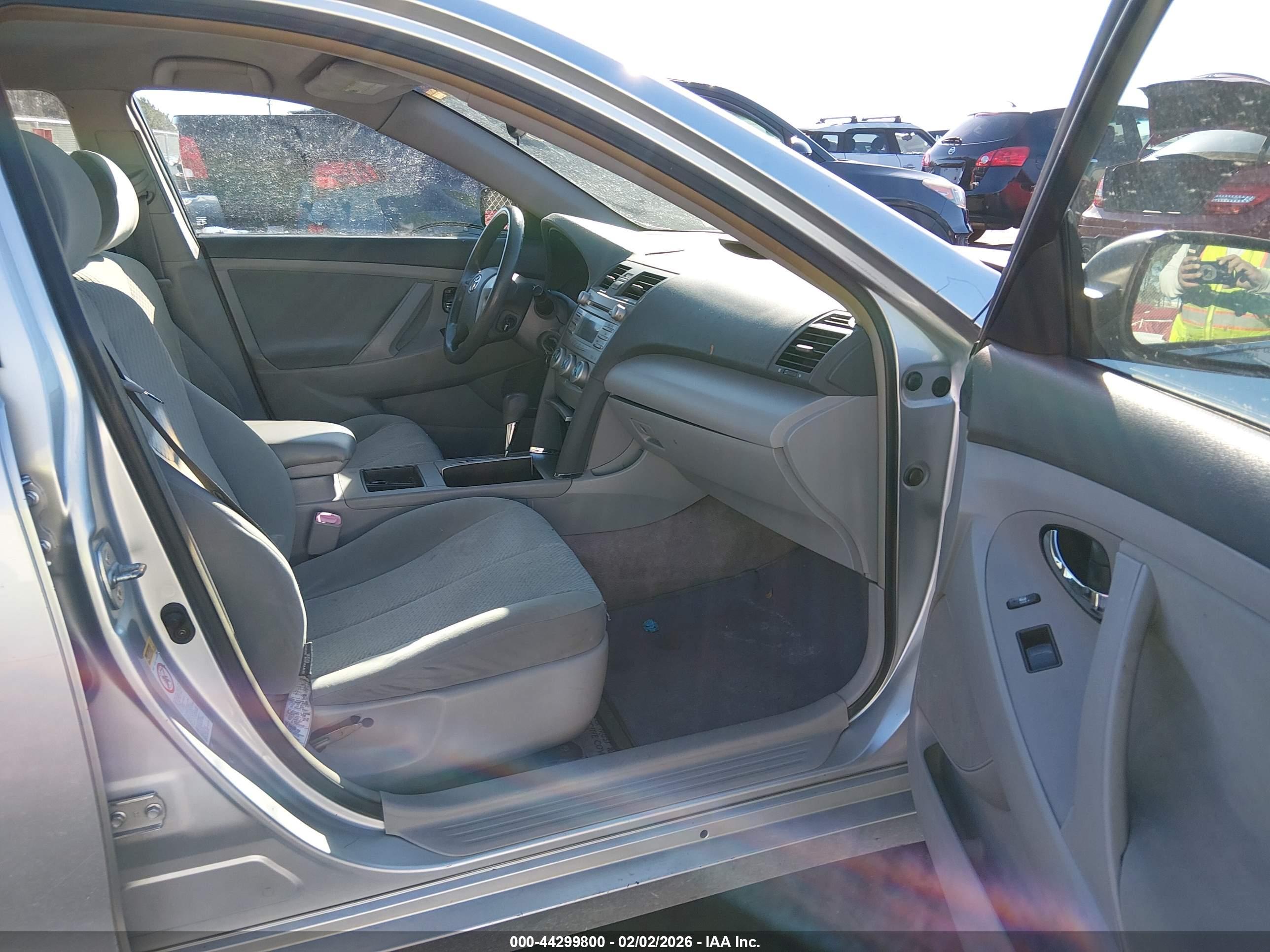 TOYOTA CAMRY image 5