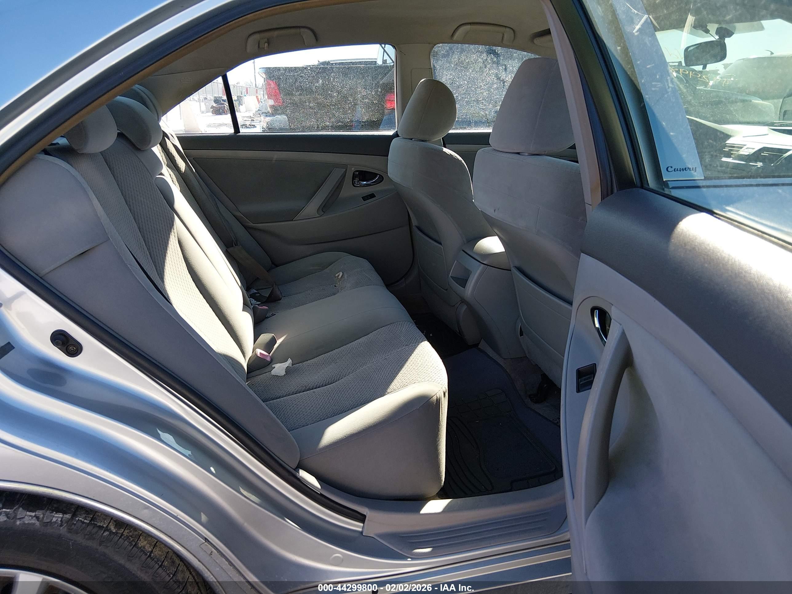 TOYOTA CAMRY image 8