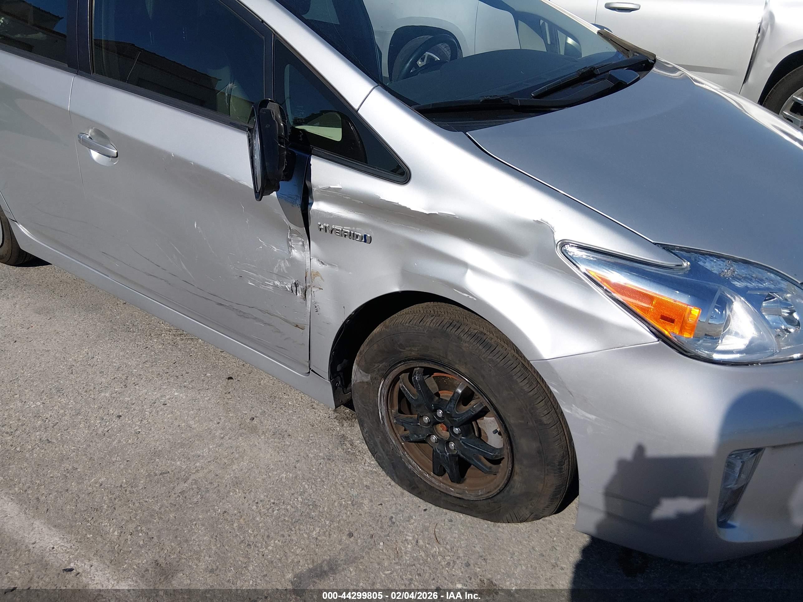 TOYOTA PRIUS image 6