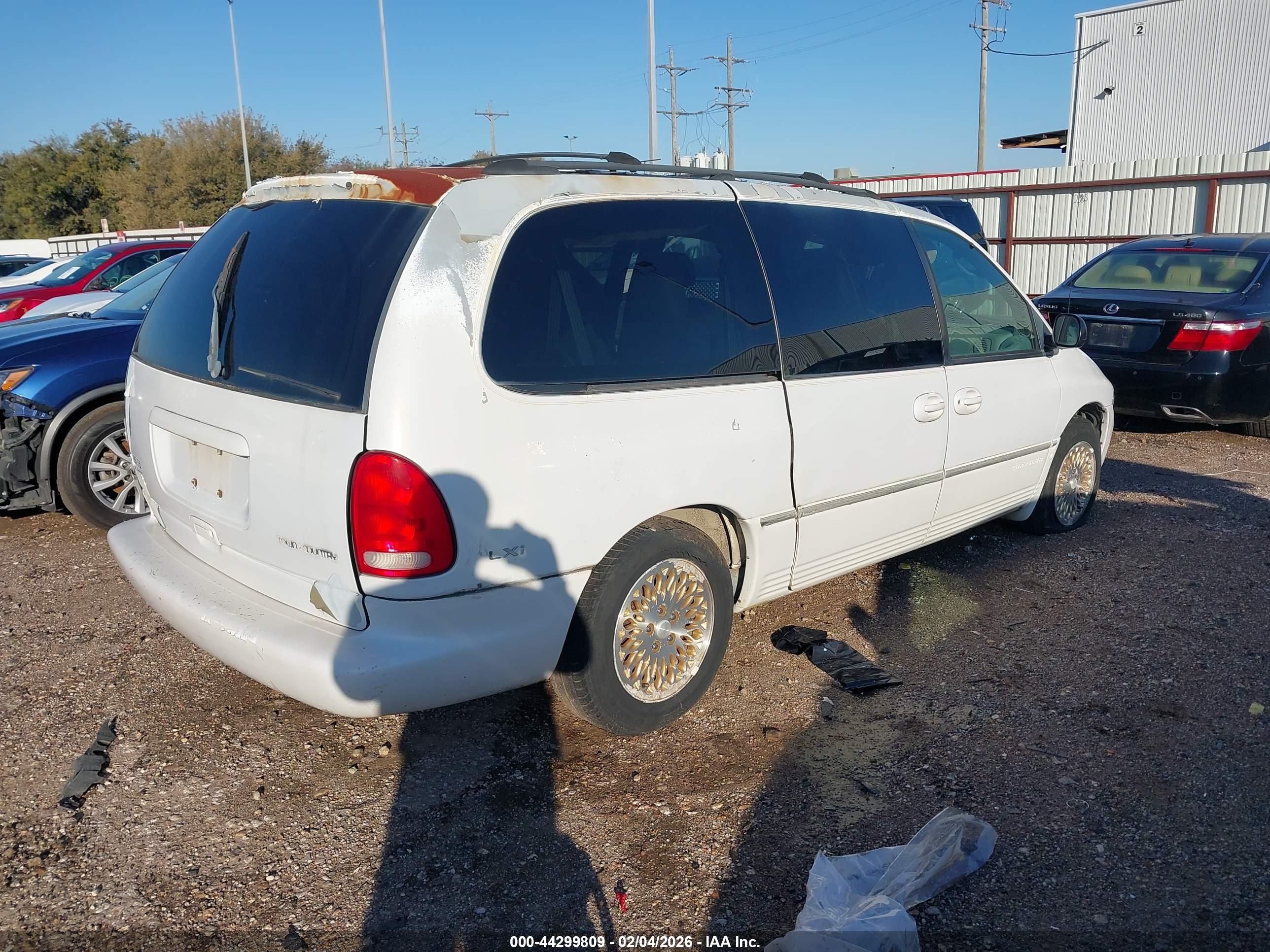 CHRYSLER TOWN image 4