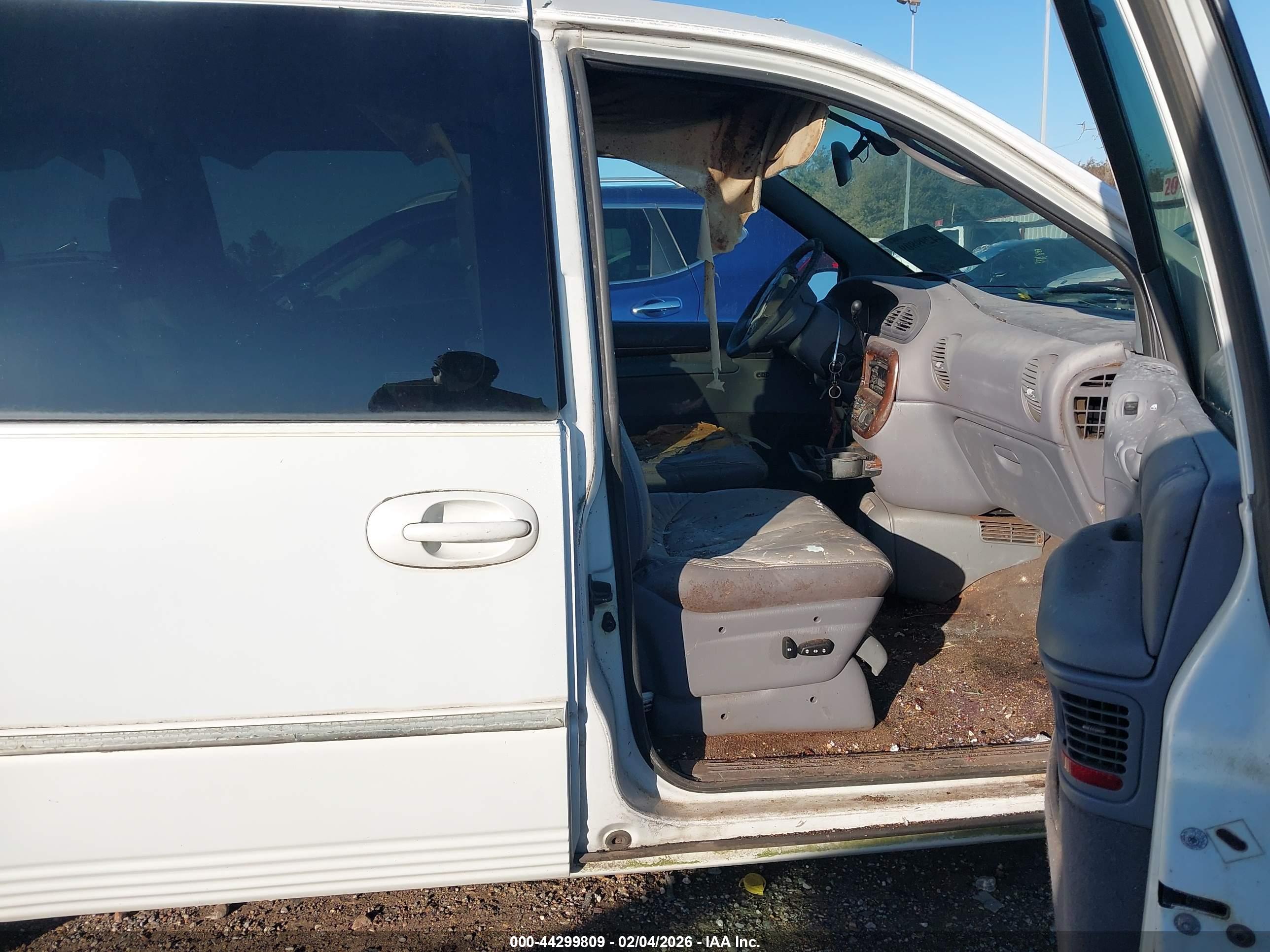 CHRYSLER TOWN image 5