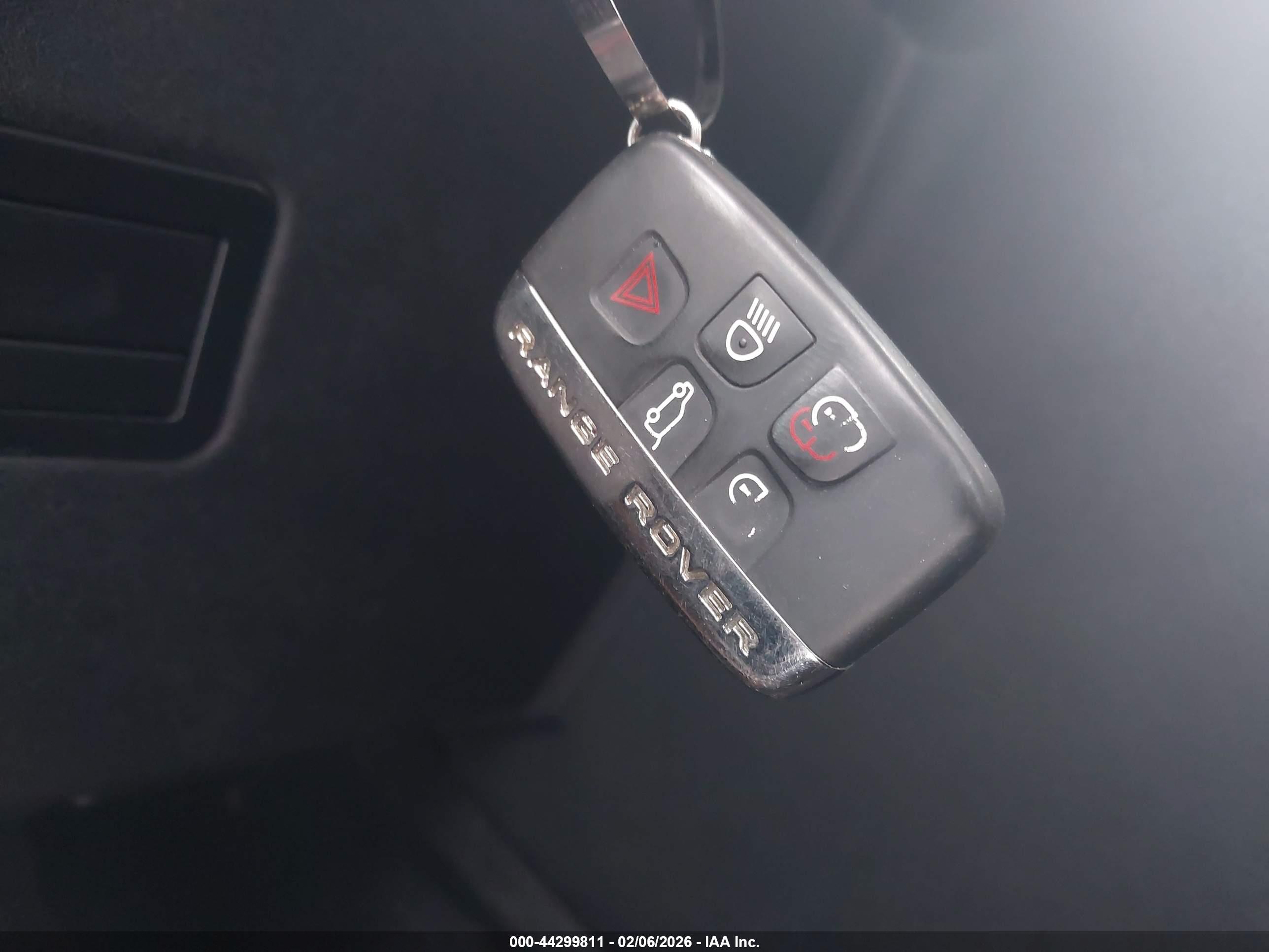 LAND ROVER image 11