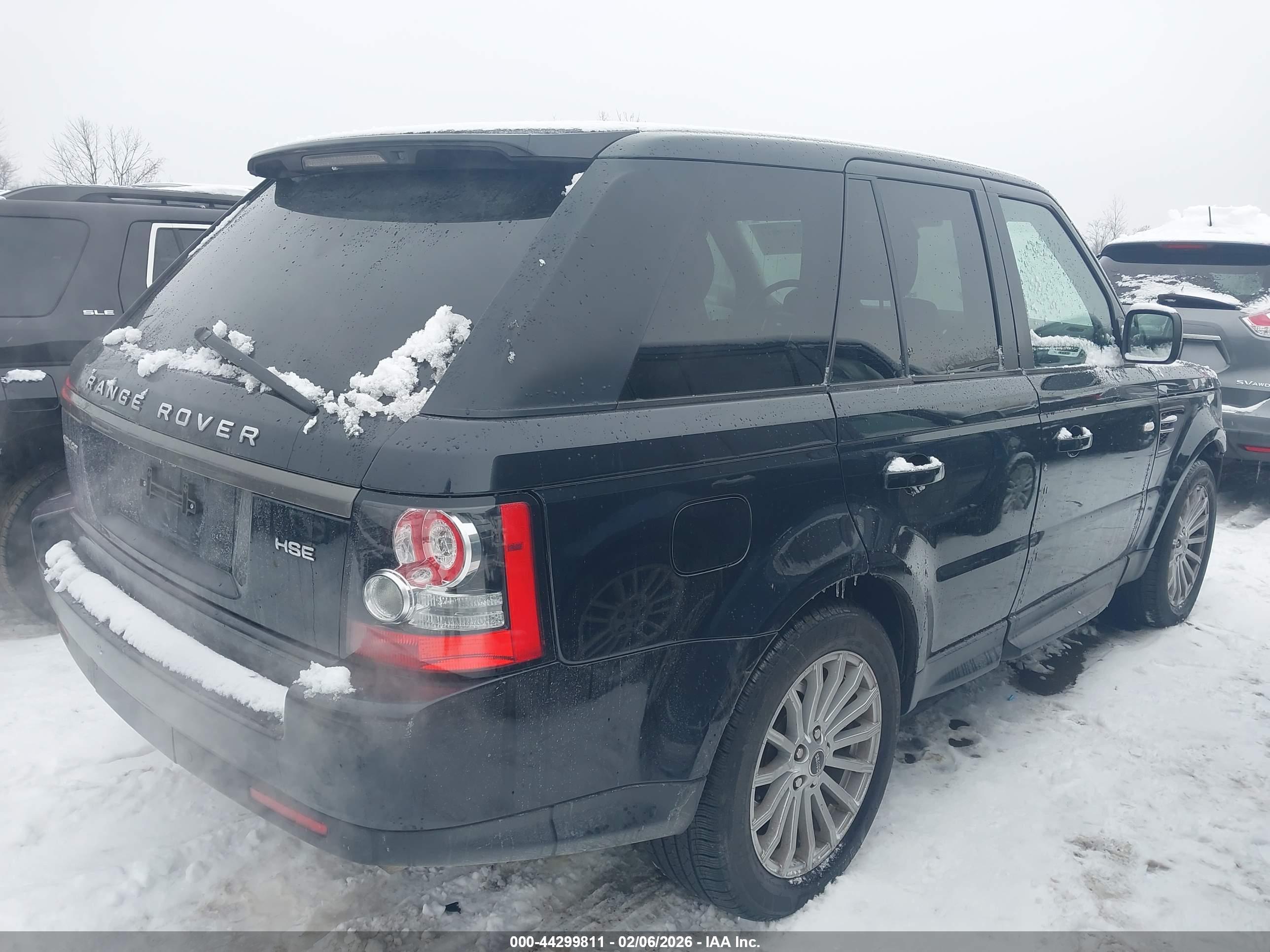 LAND ROVER image 4