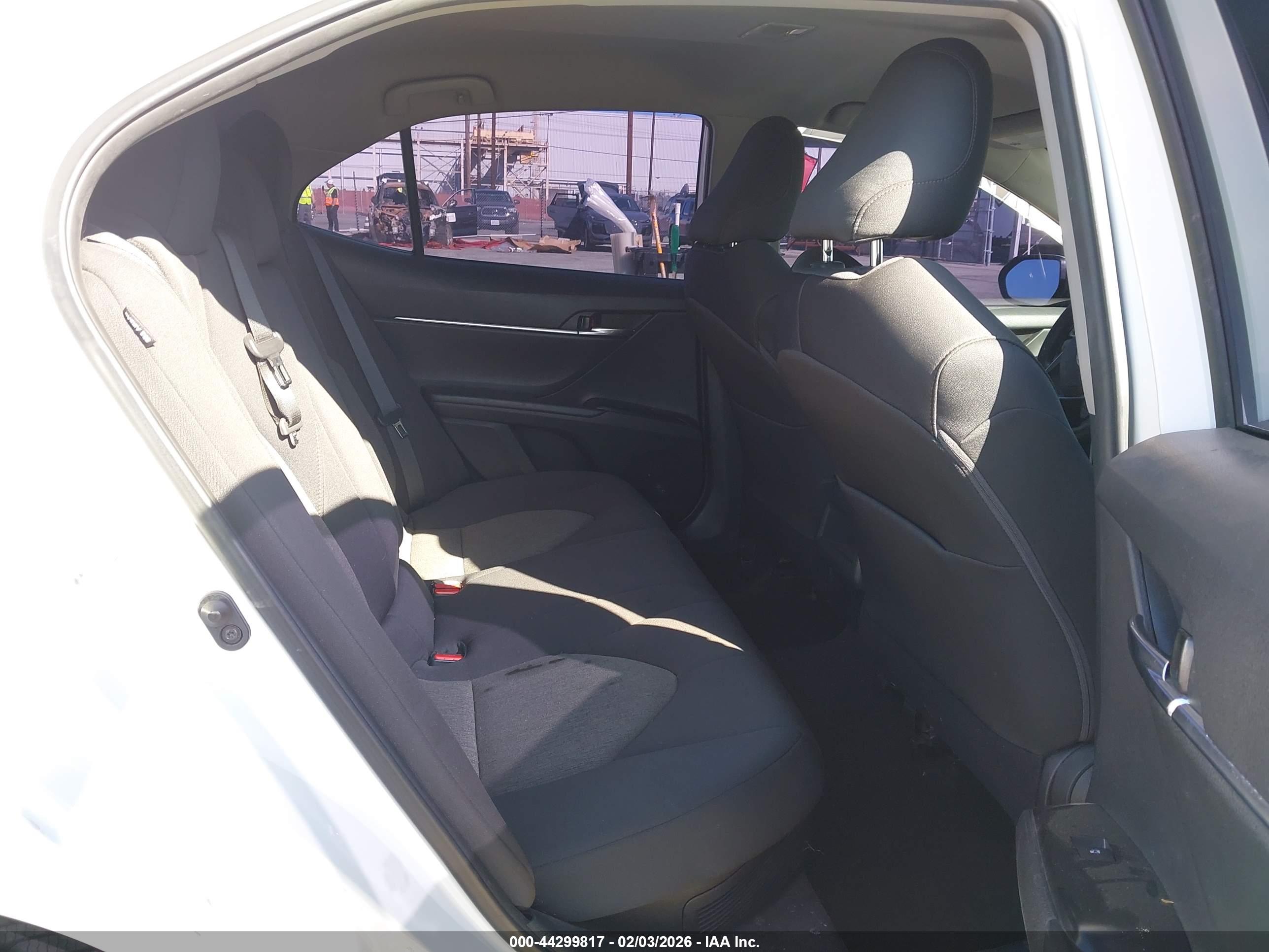 TOYOTA CAMRY image 8