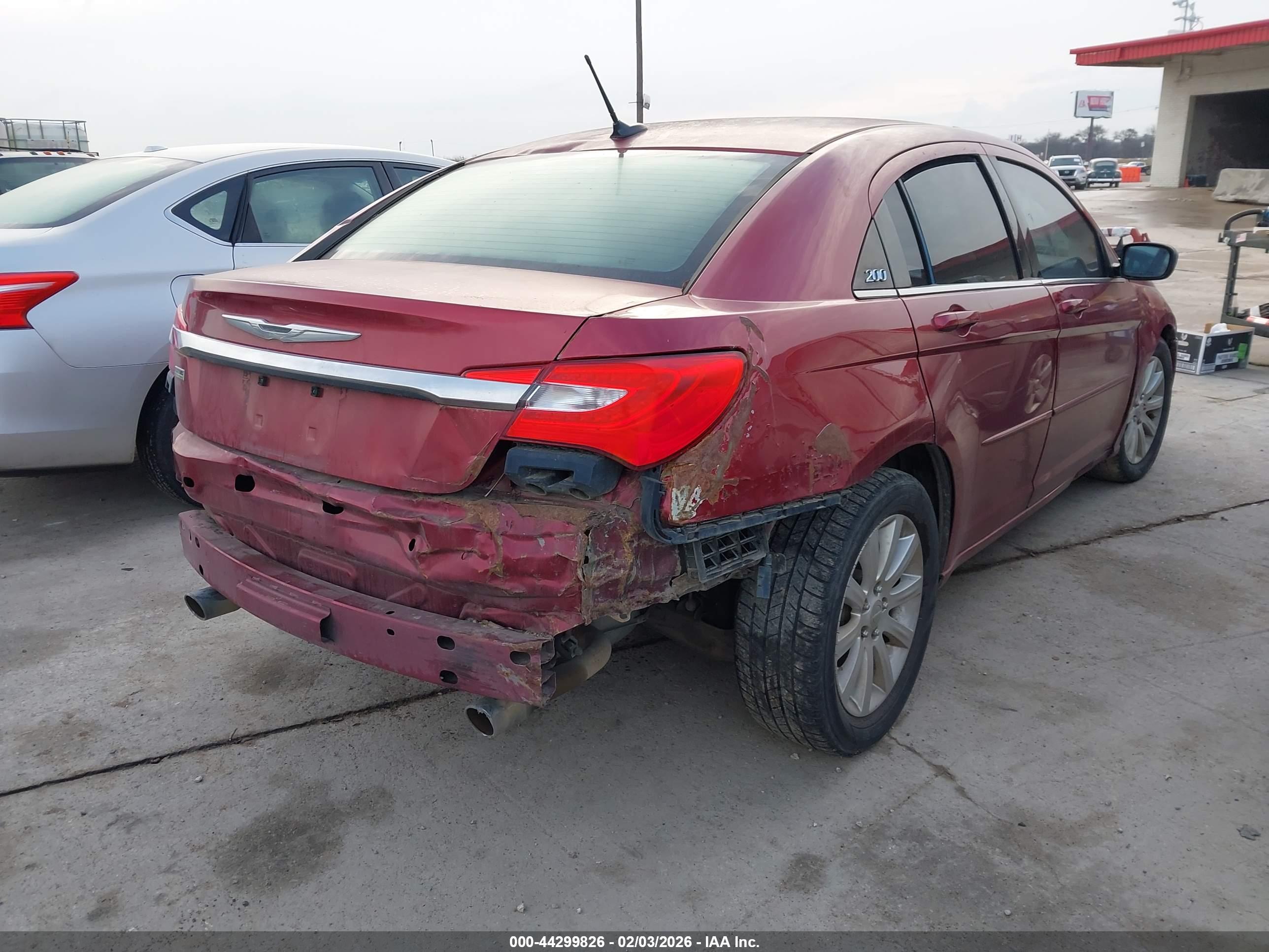 CHRYSLER 200 image 4