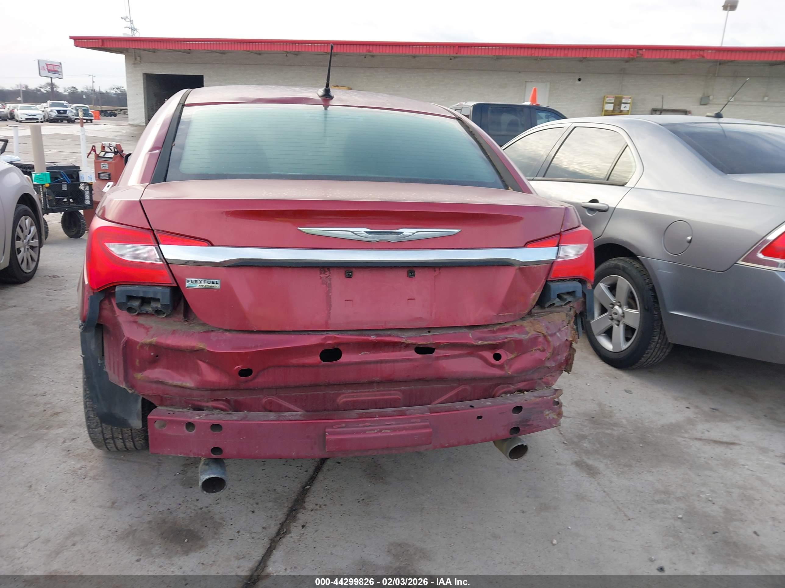 CHRYSLER 200 image 6