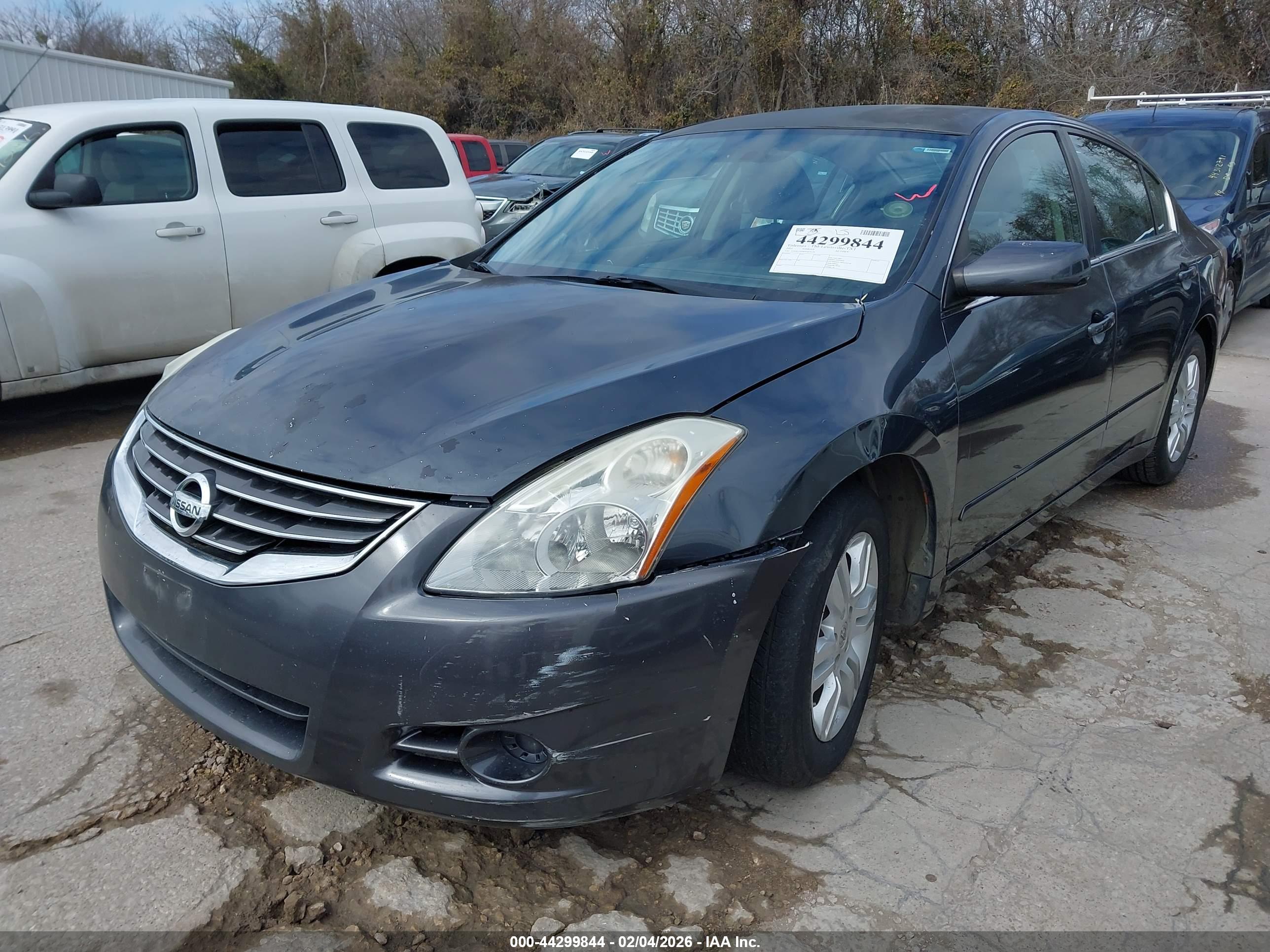 NISSAN ALTIMA image 2
