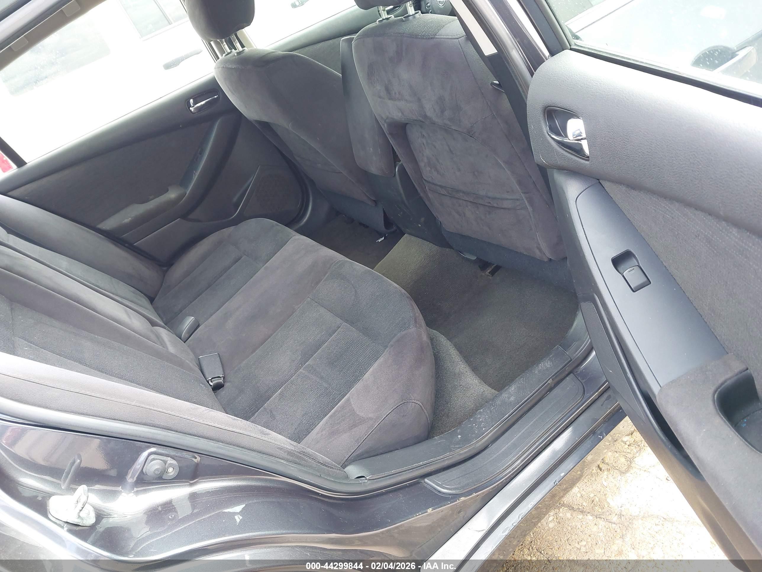 NISSAN ALTIMA image 8