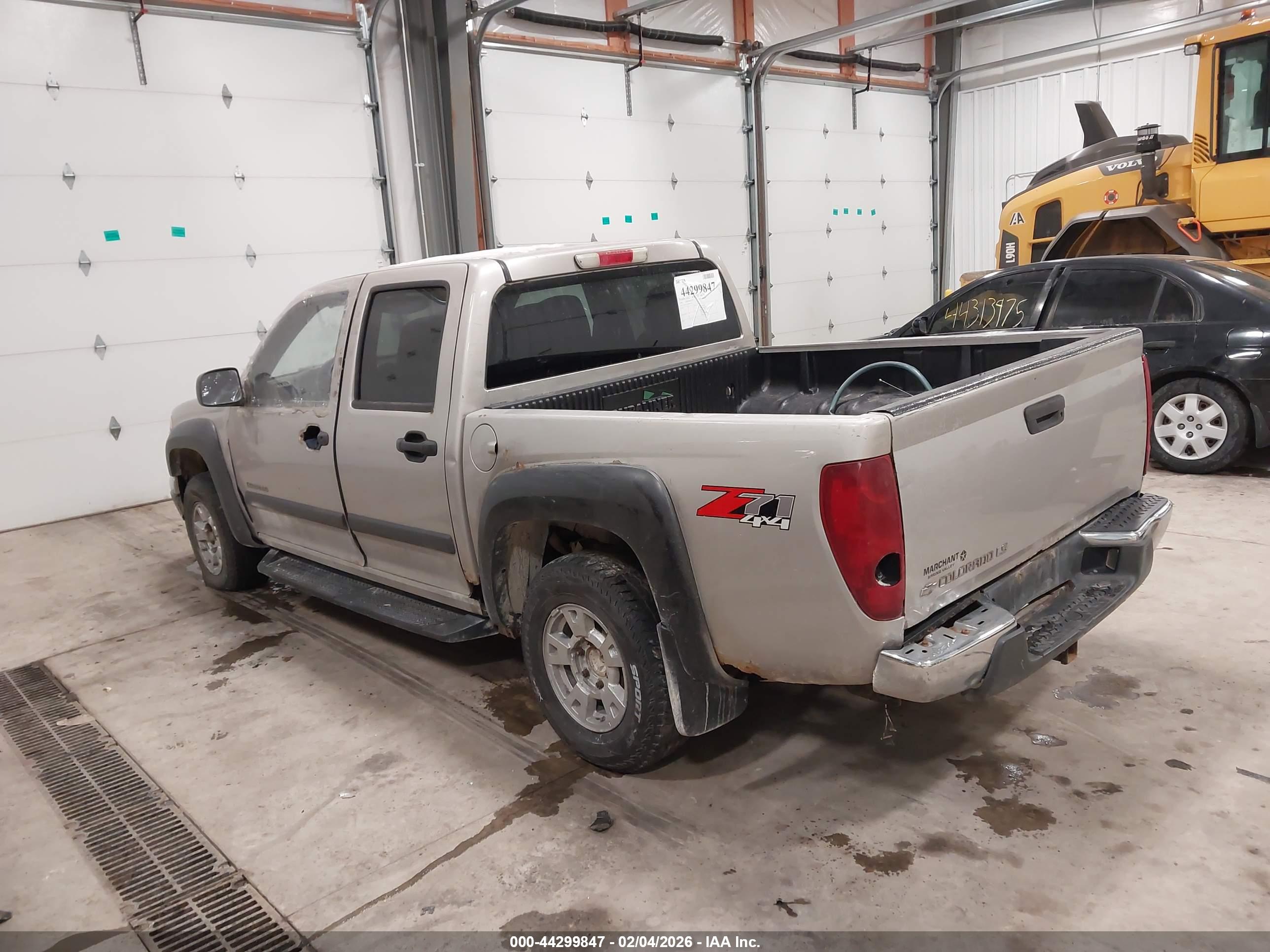 CHEVROLET COLORADO image 3