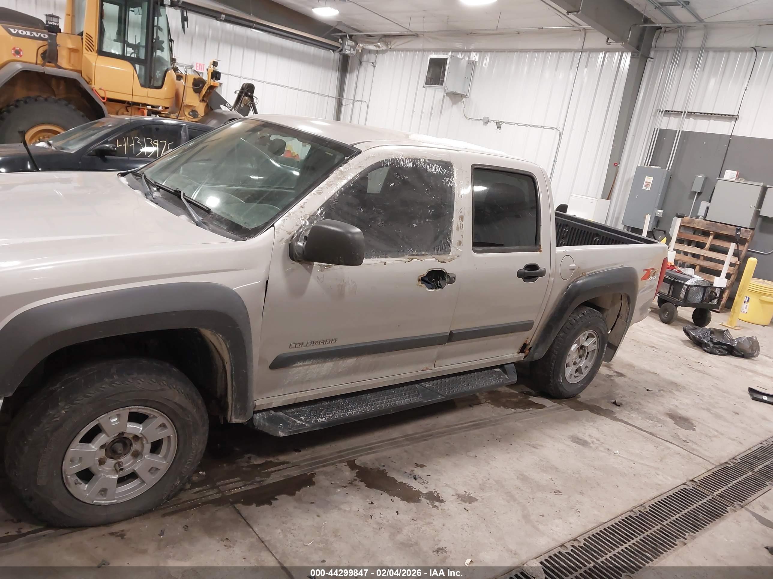 CHEVROLET COLORADO image 6