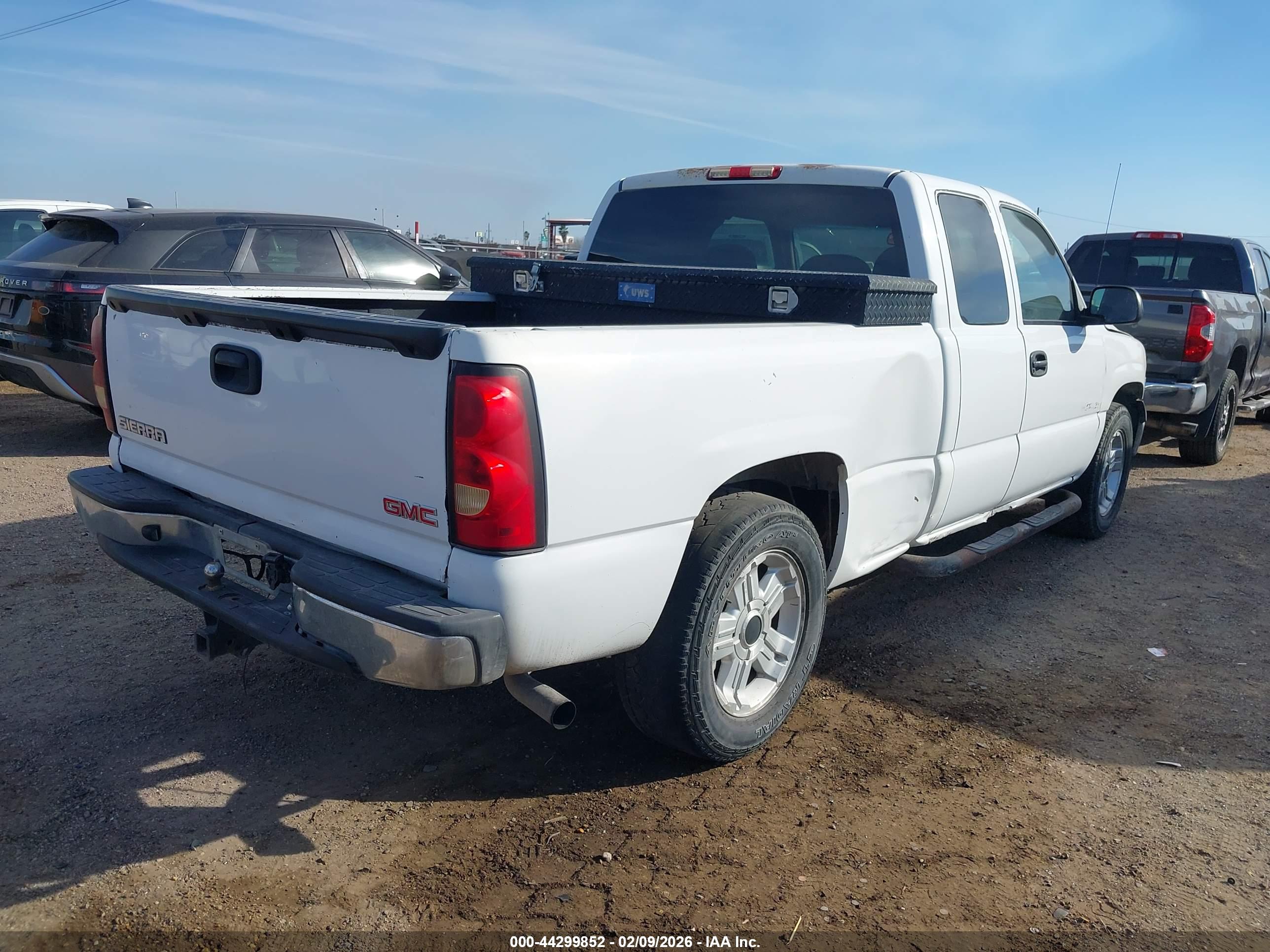 GMC SIERRA image 4