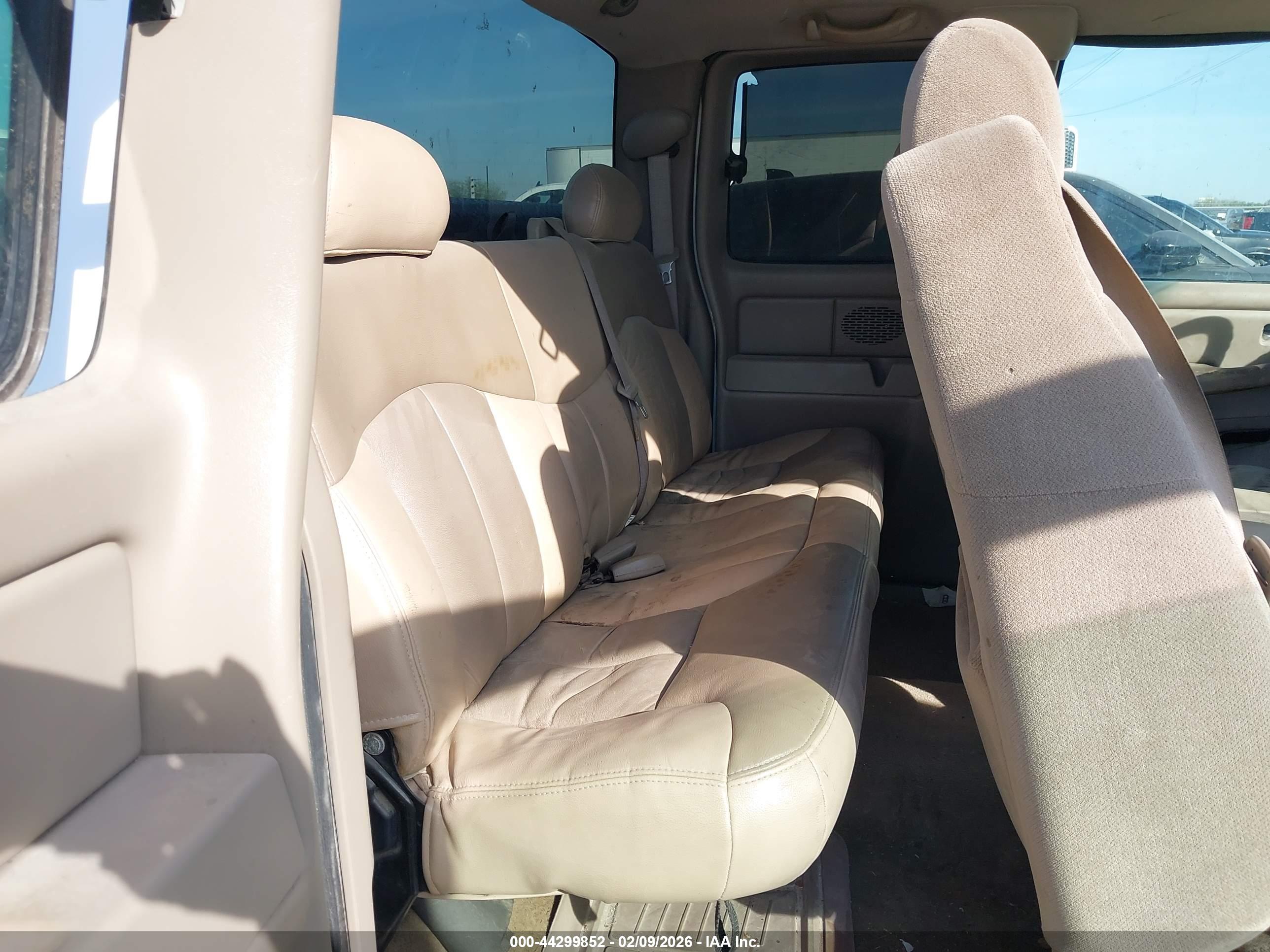 GMC SIERRA image 8