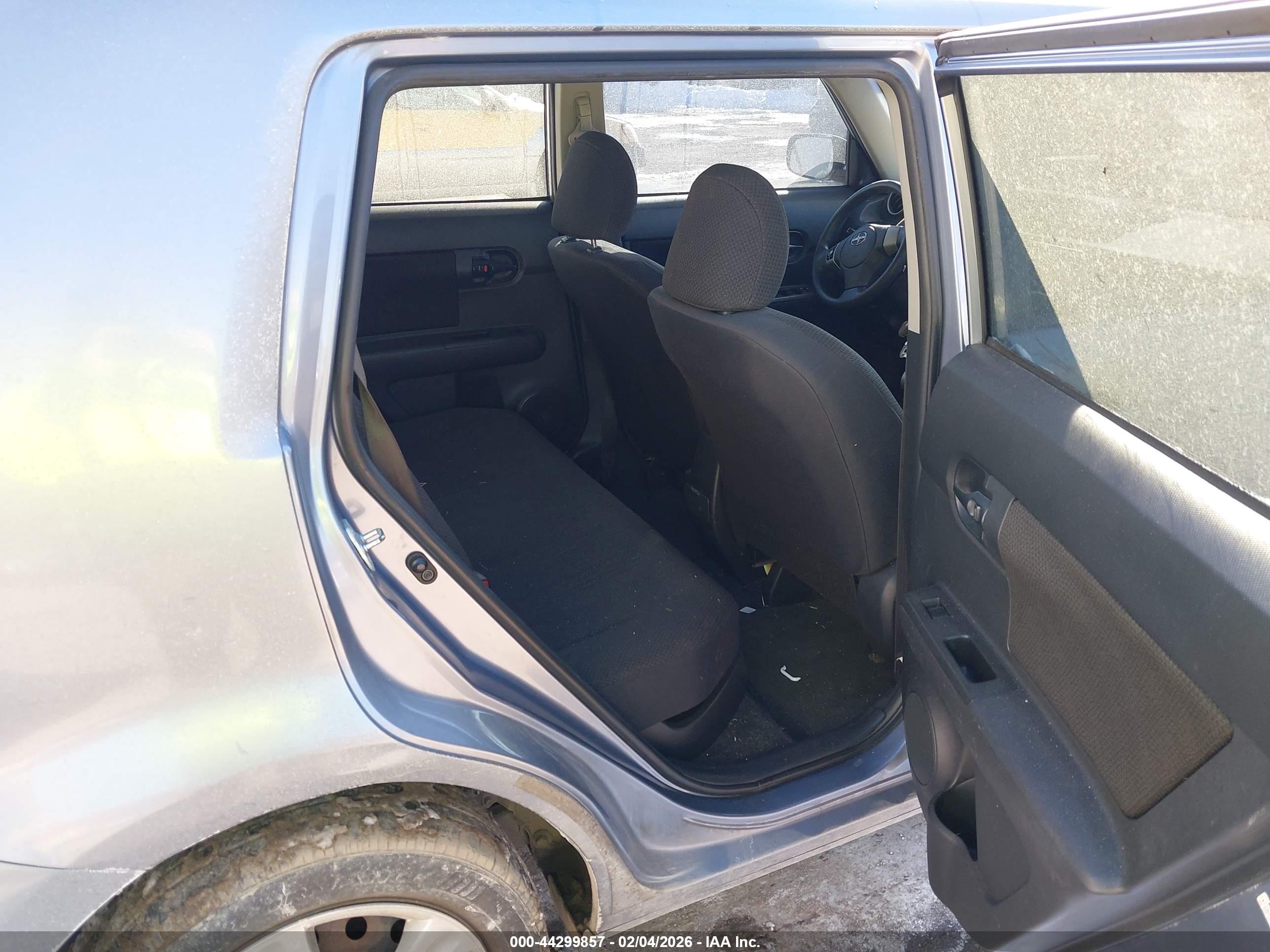 SCION XB image 8