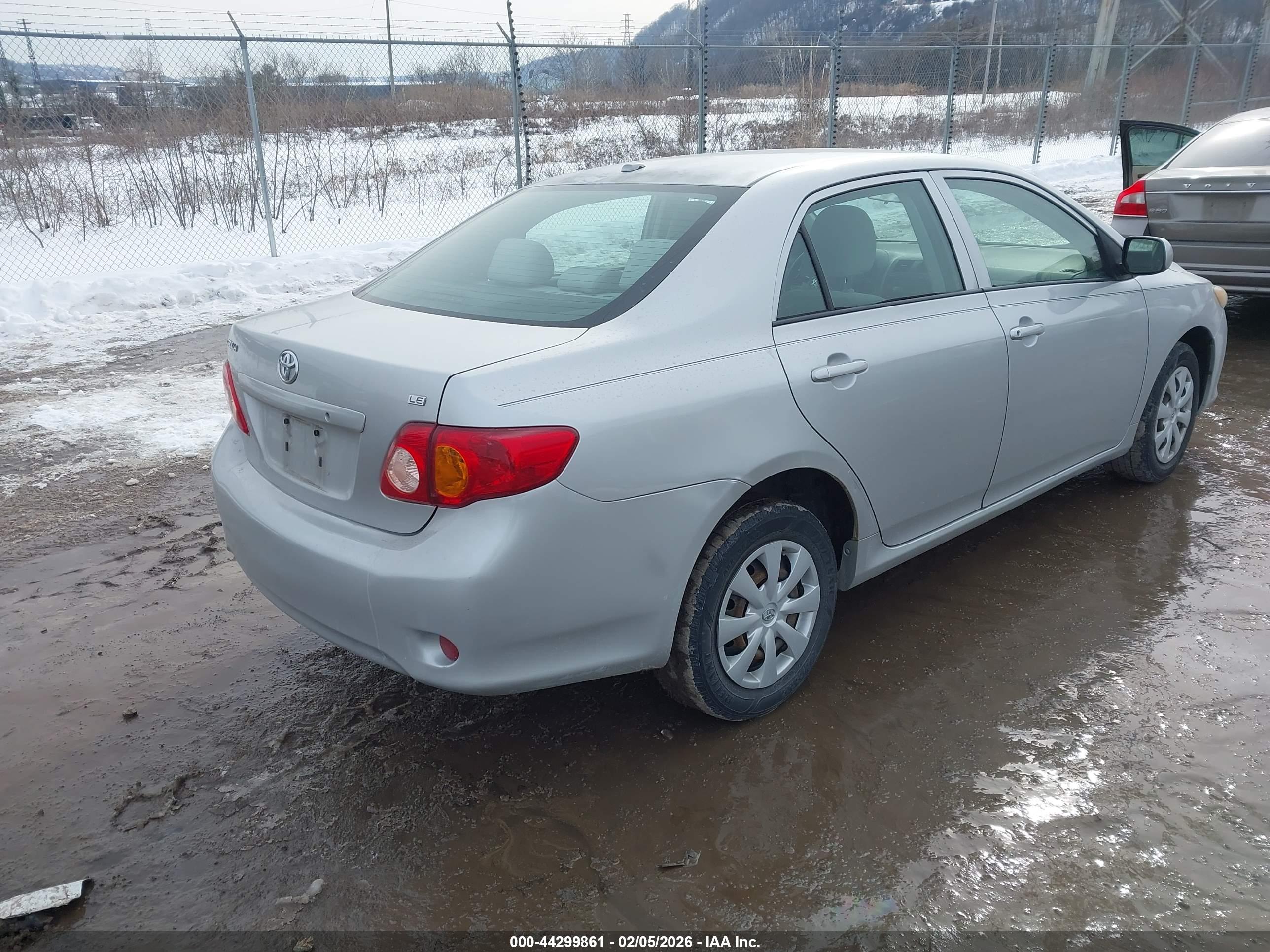 TOYOTA COROLLA image 4
