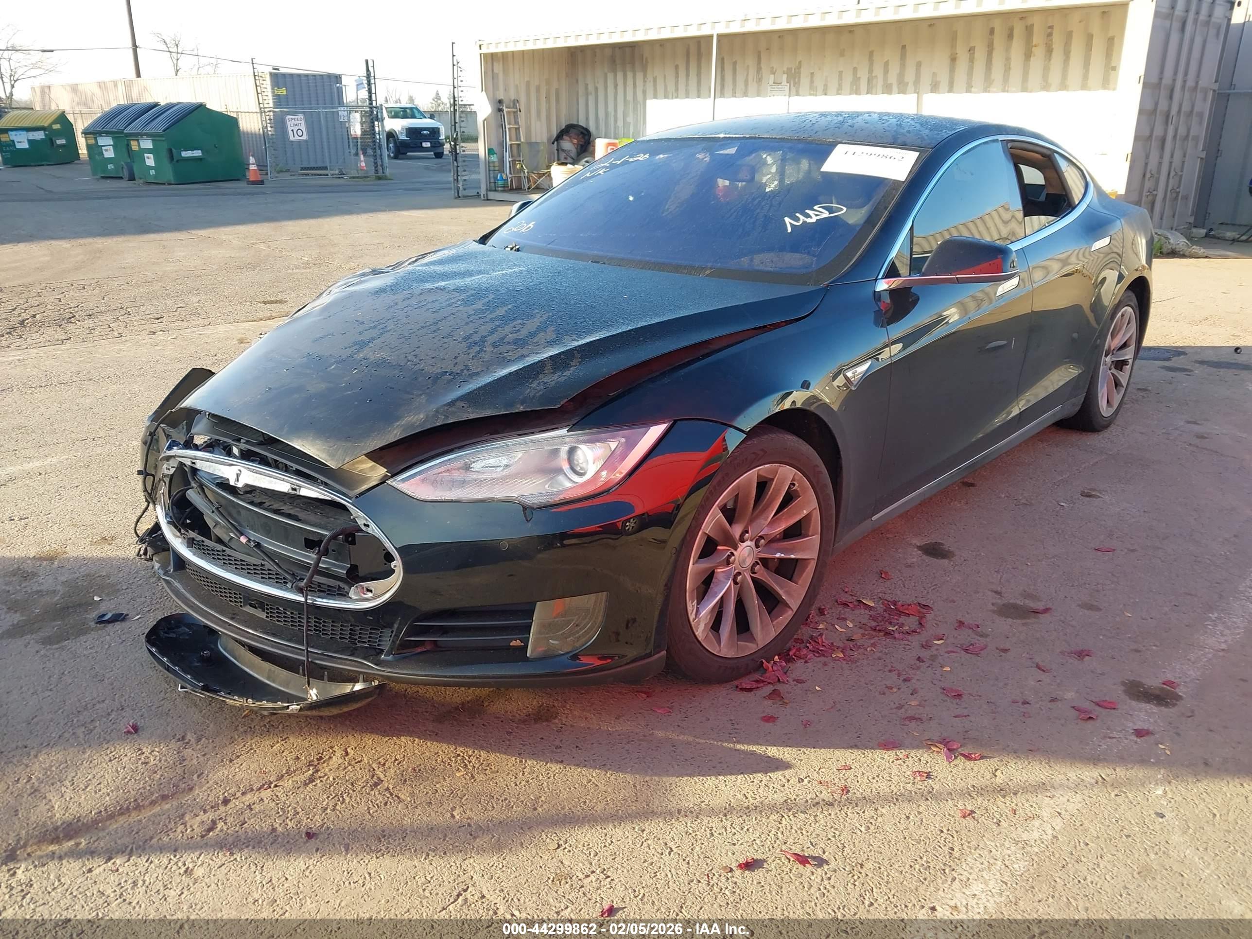 TESLA MODEL image 2