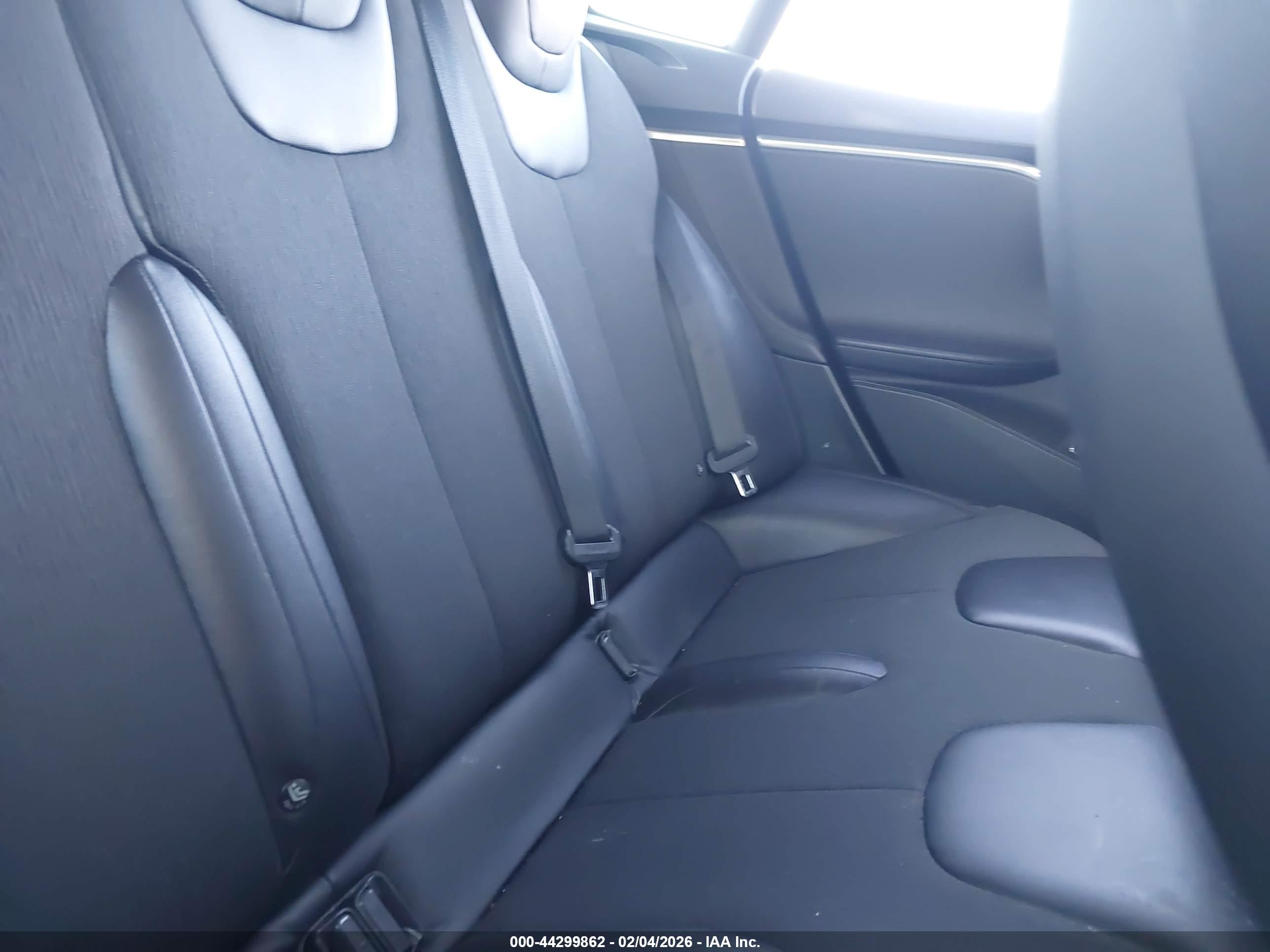 TESLA MODEL image 8
