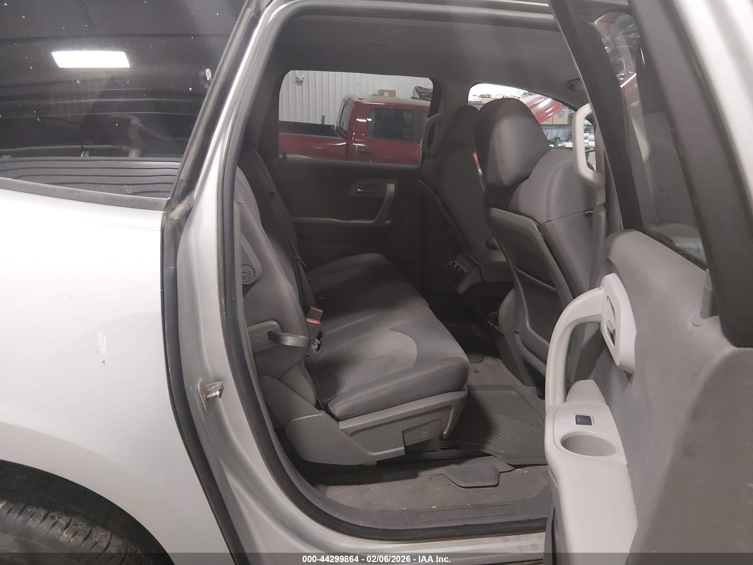 CHEVROLET TRAVERSE image 8