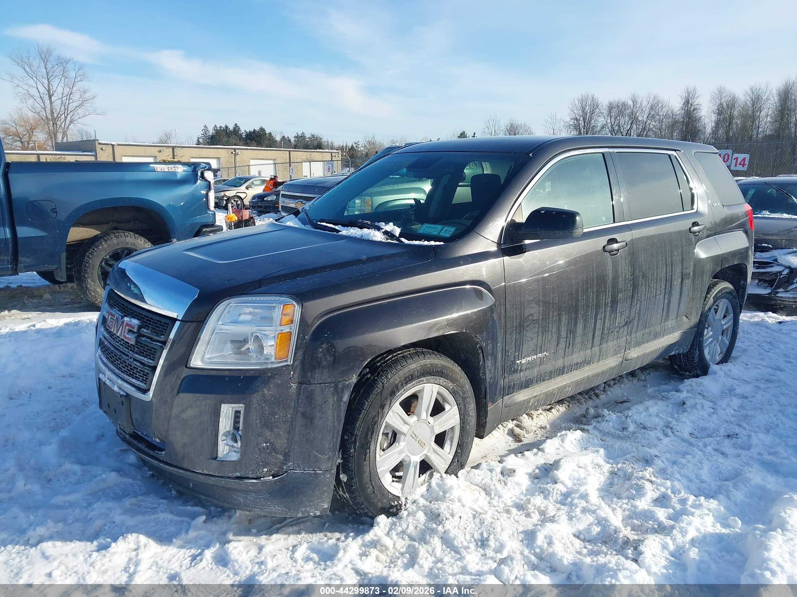 GMC TERRAIN image 2