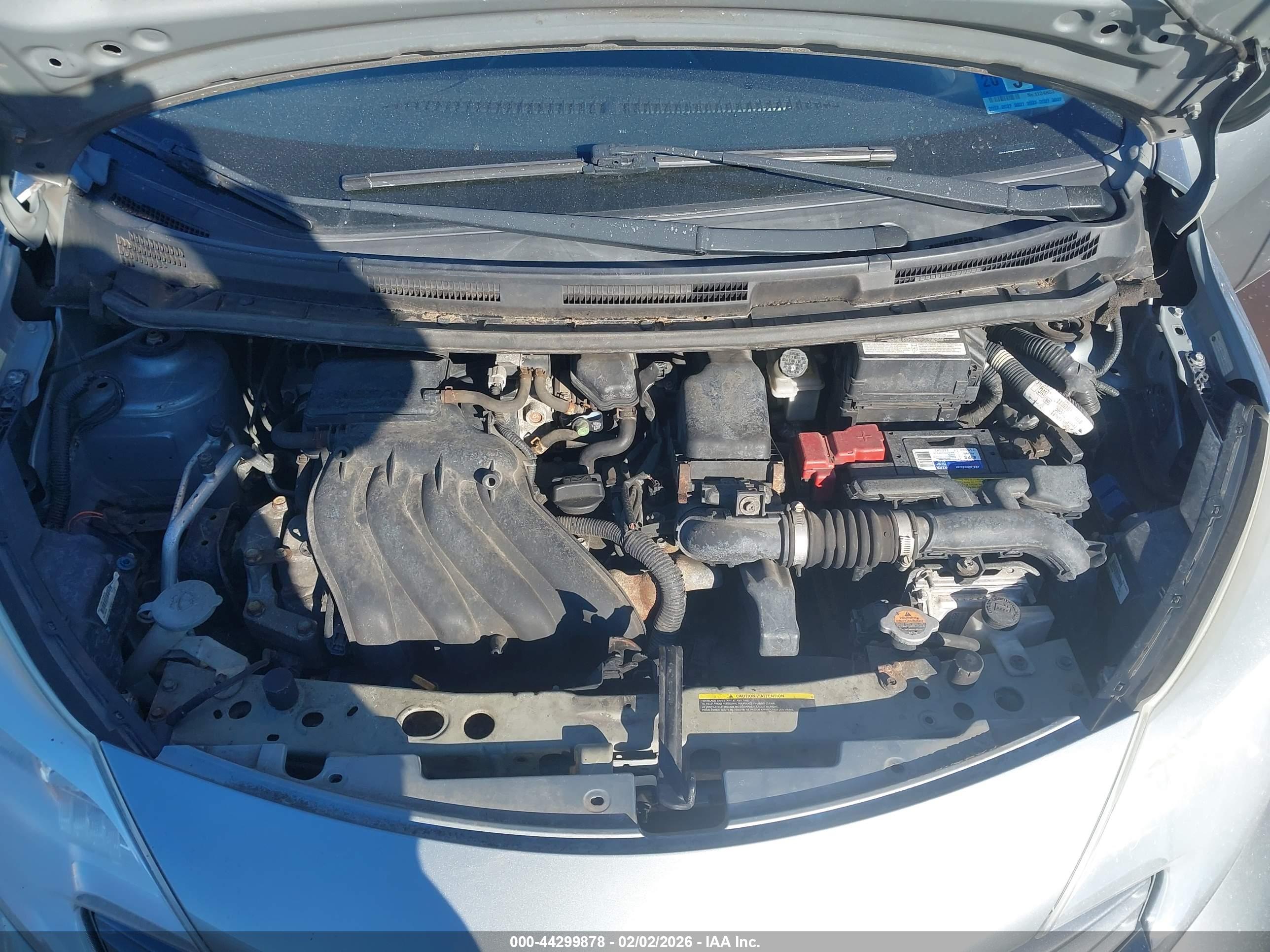 NISSAN VERSA image 10