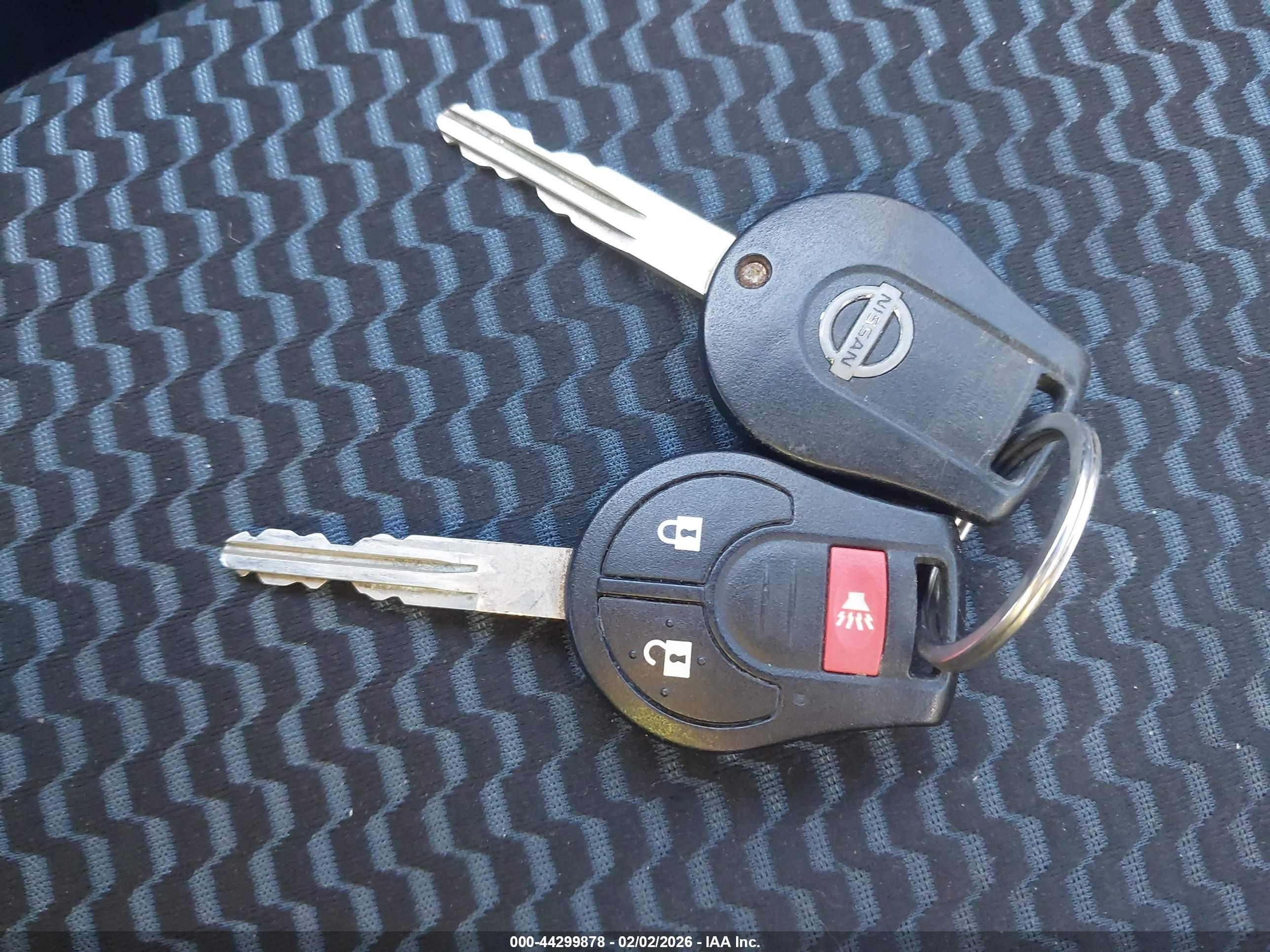NISSAN VERSA image 11