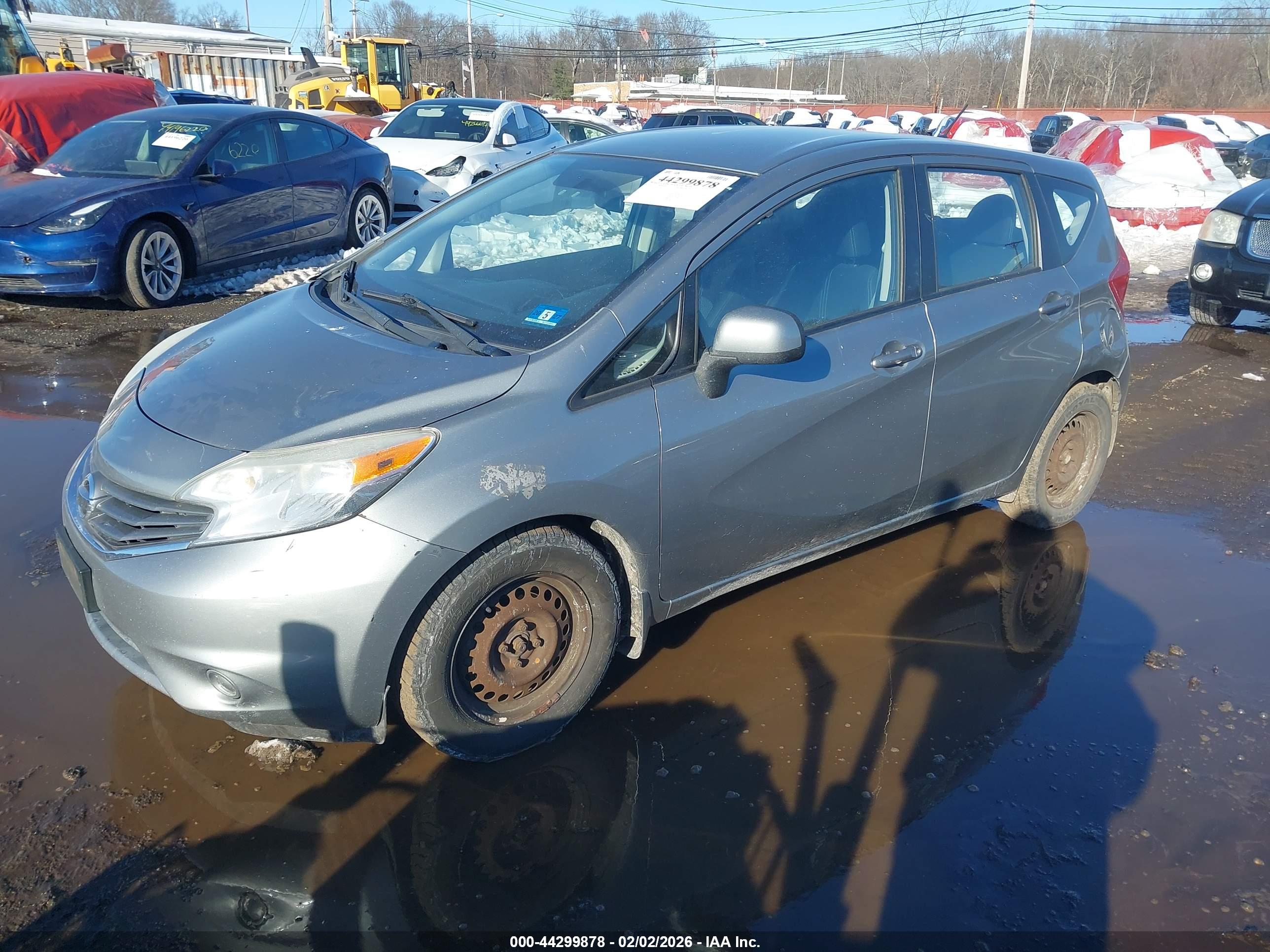 NISSAN VERSA image 2