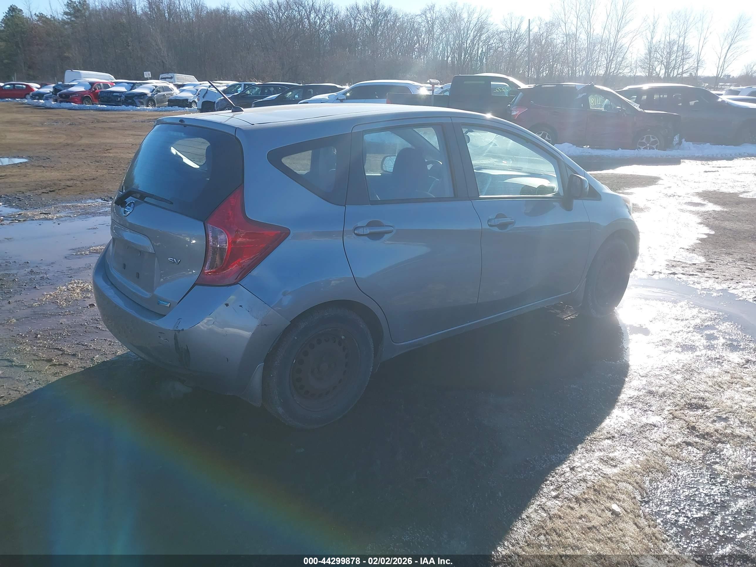 NISSAN VERSA image 4
