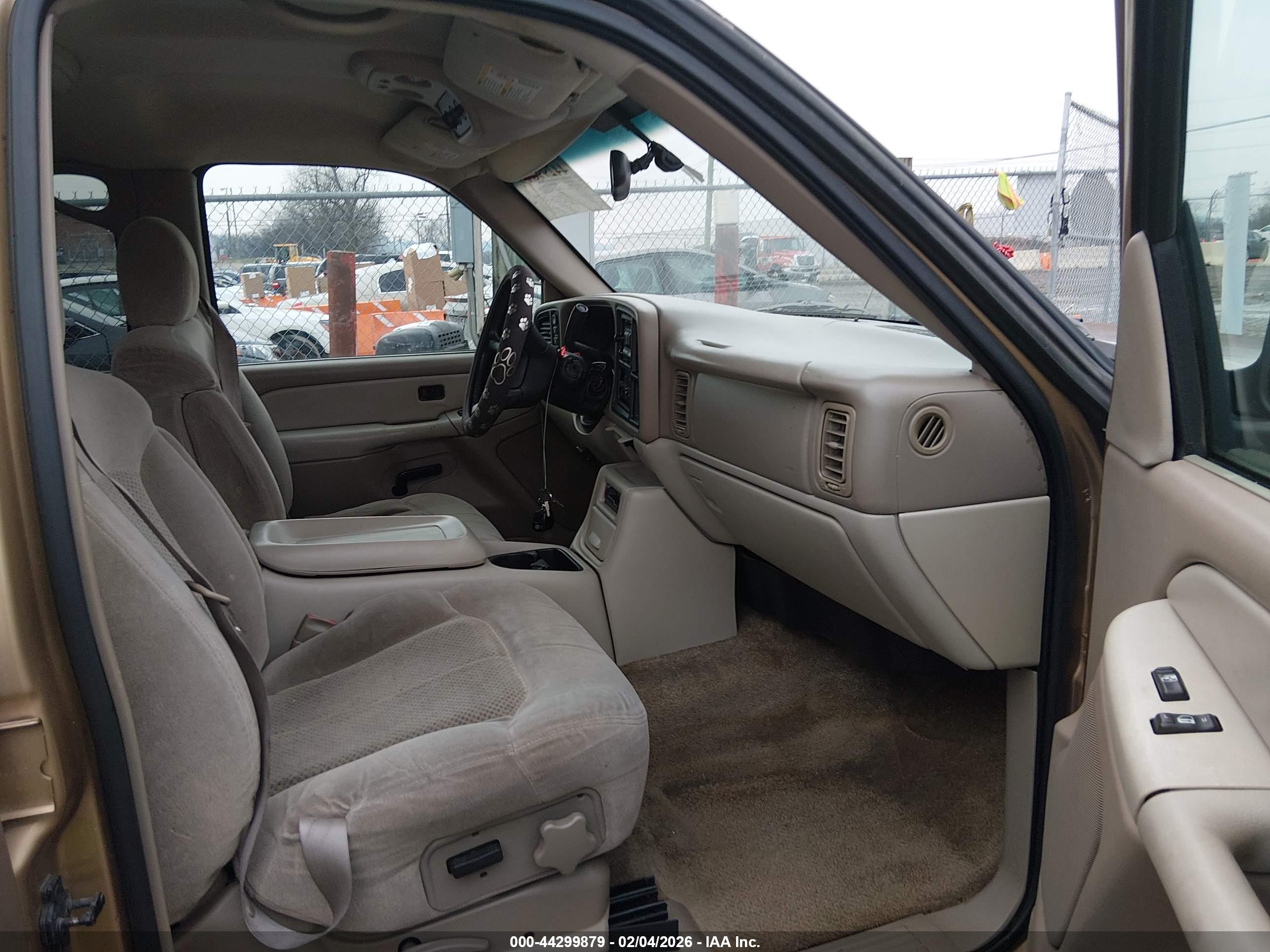 CHEVROLET SUBURBAN image 5