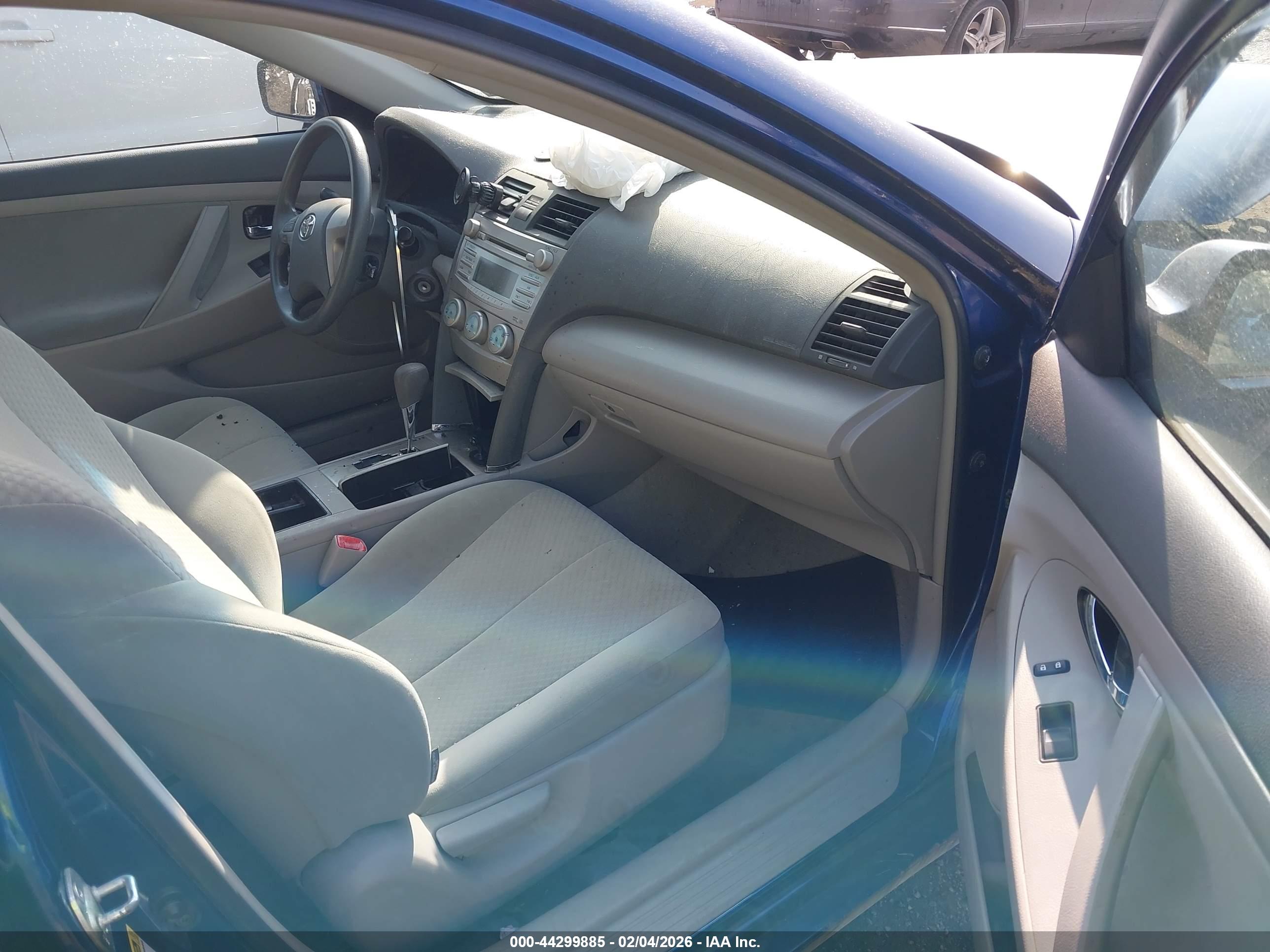 TOYOTA CAMRY image 5