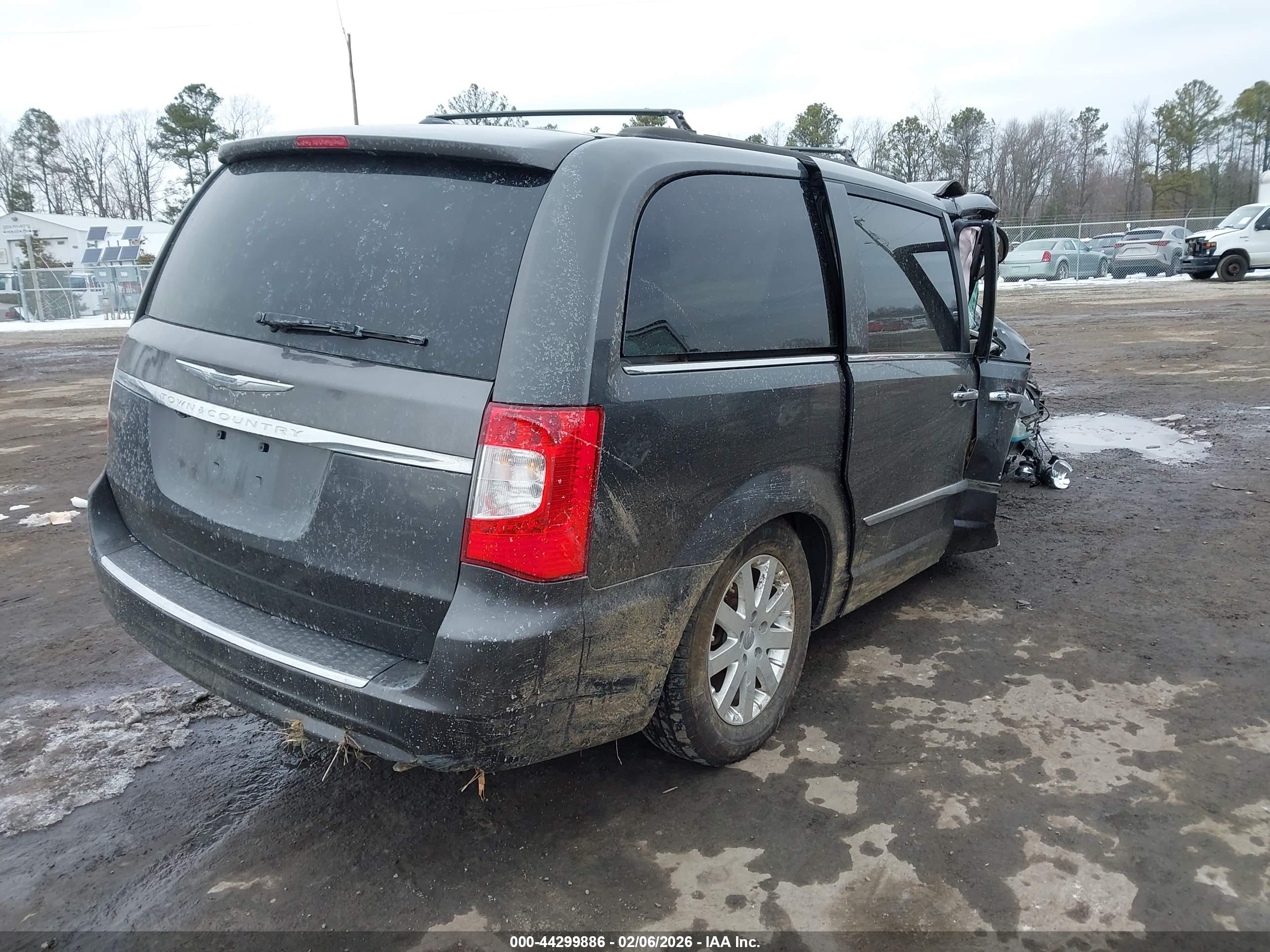 CHRYSLER TOWN image 4