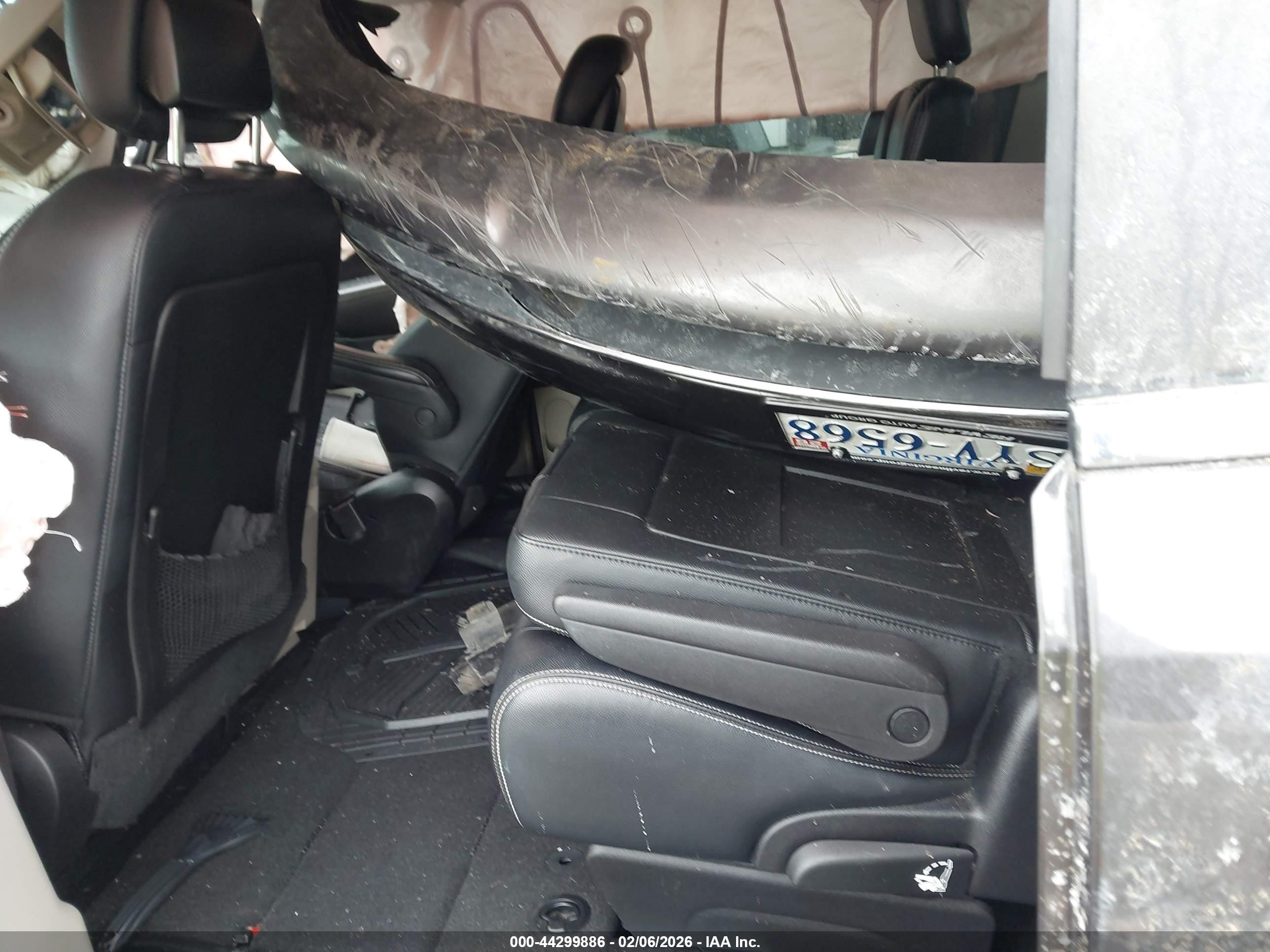 CHRYSLER TOWN image 8