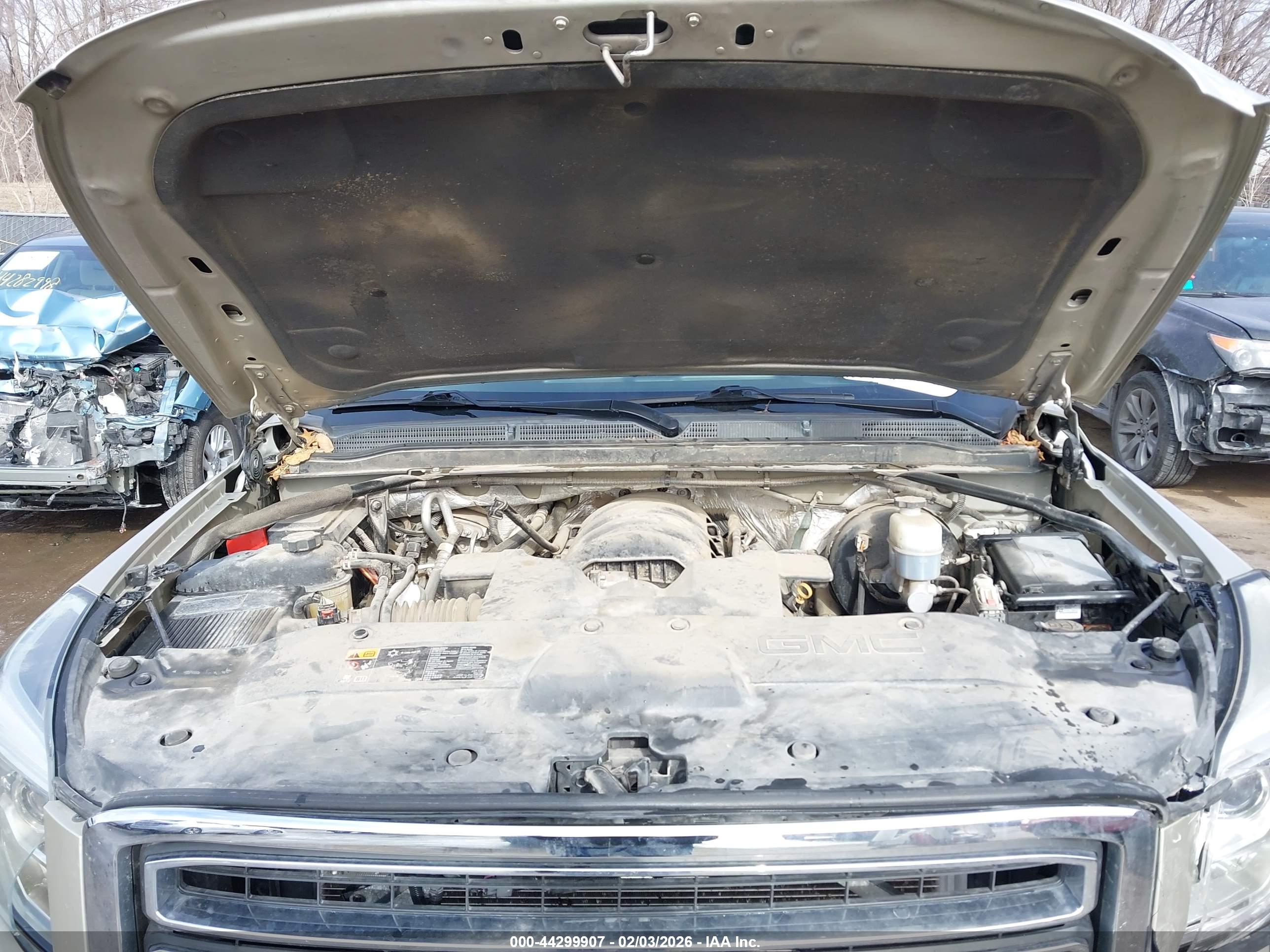 GMC YUKON image 10