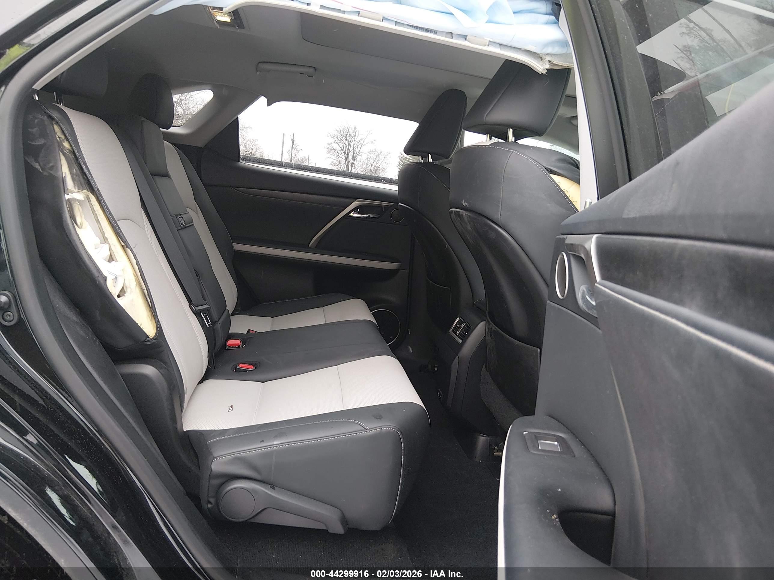 LEXUS RX image 8